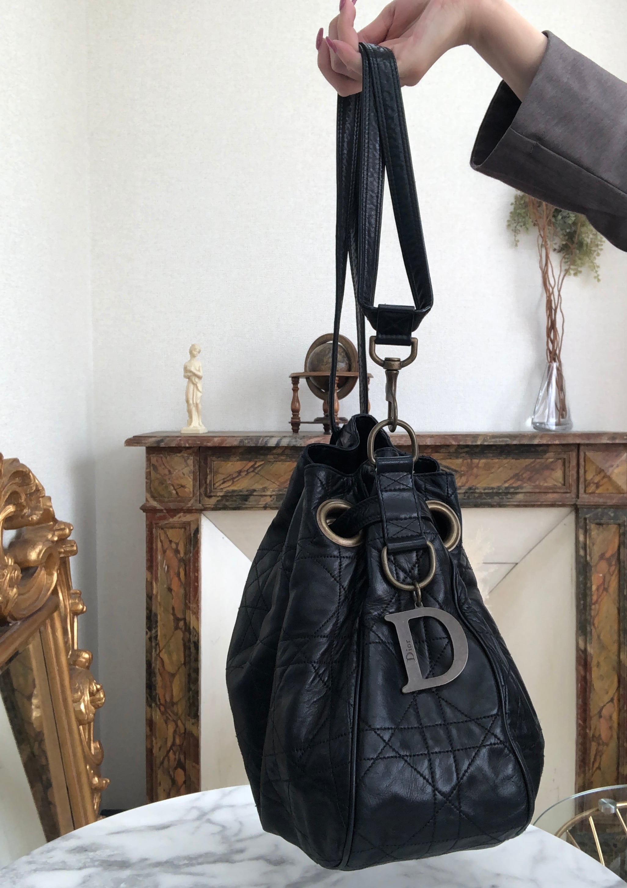 Roberta di Camerino ロベルタ ディ カメリーノ グリリア柄 Rロゴ