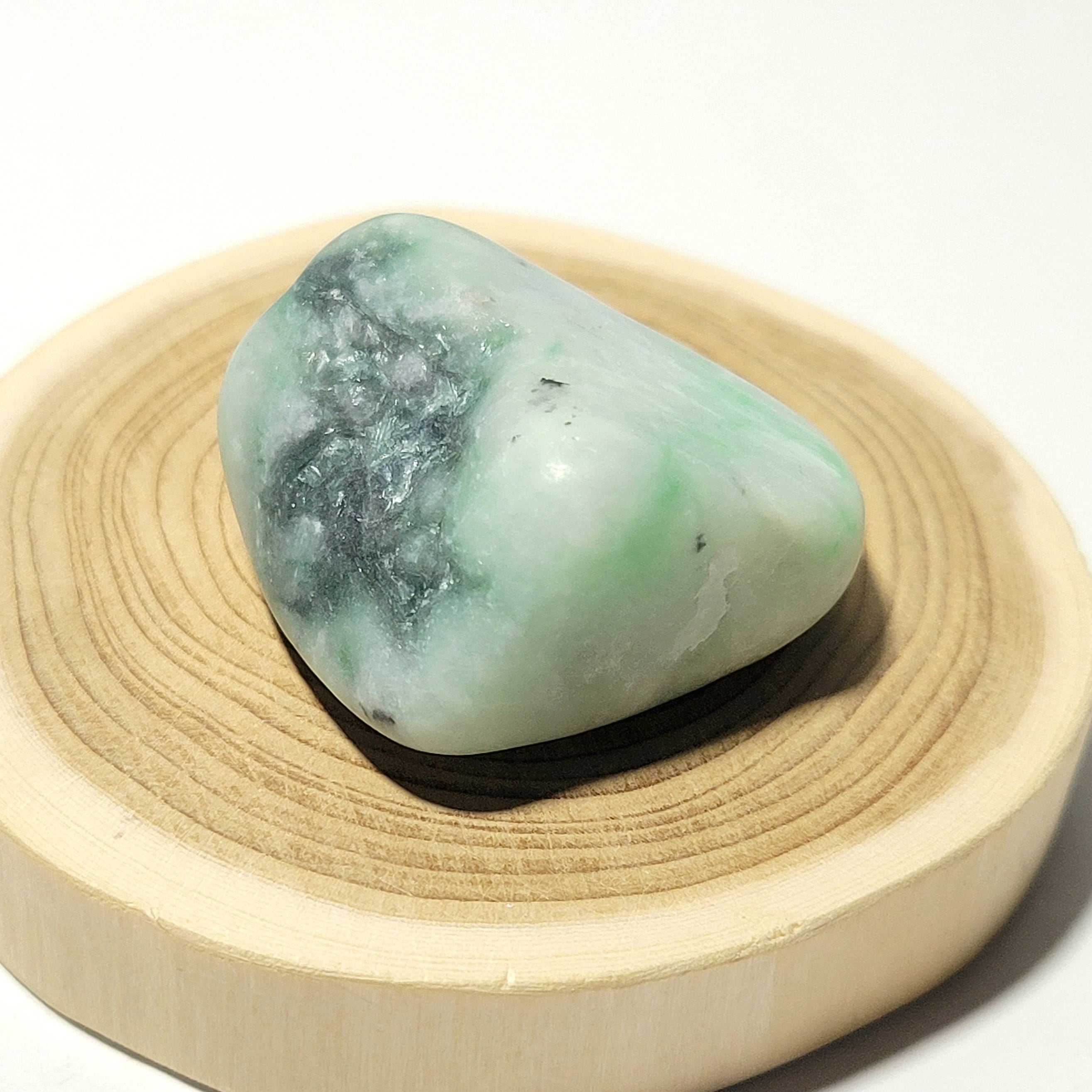 糸魚川翡翠:海石 BGU0146 | 糸魚川翡翠工芸家 赤羽可行BASE