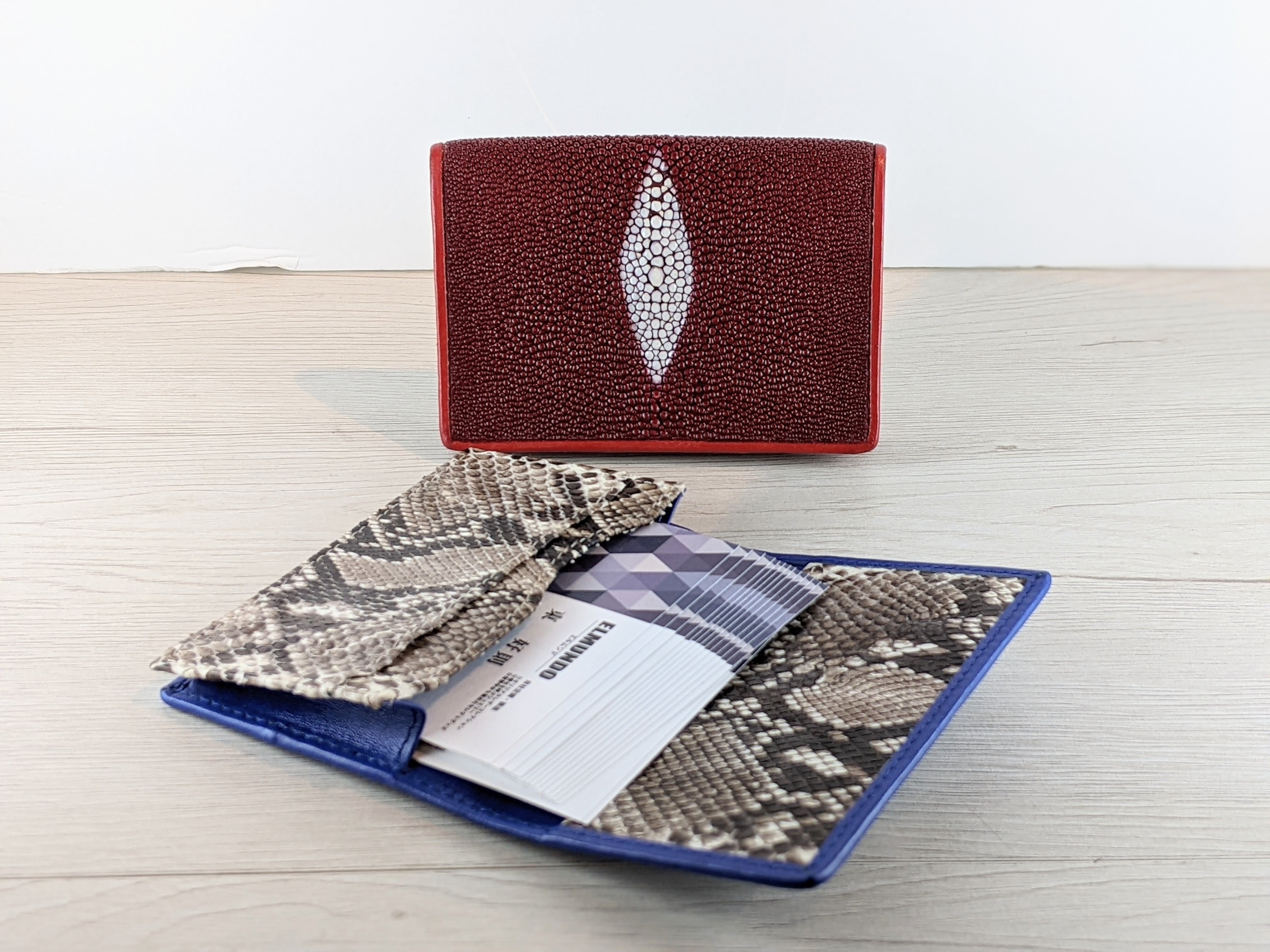 ガルーシャ 名刺入れ【表：ガルーシャ】【裏：パイソン】 商品番号 SNC