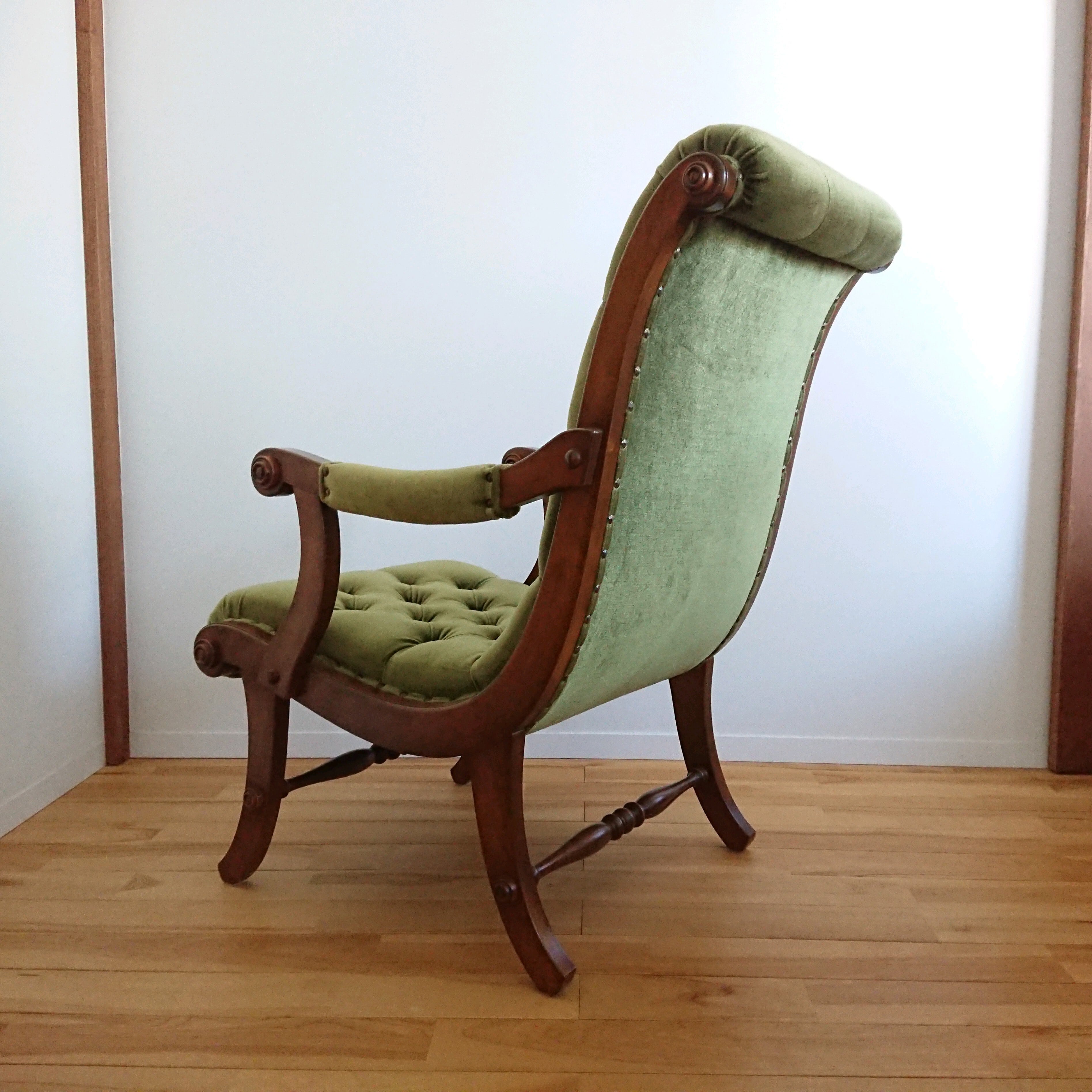 横浜ダニエル ブーツアームチェア&オットマン モケットグリーン | coshiki