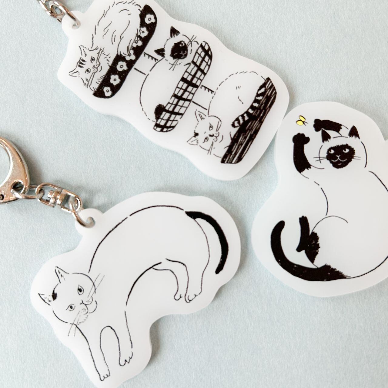 乳白色のぬくもり♪ 猫好きさんの心をくすぐる】ネコのアクリルキ