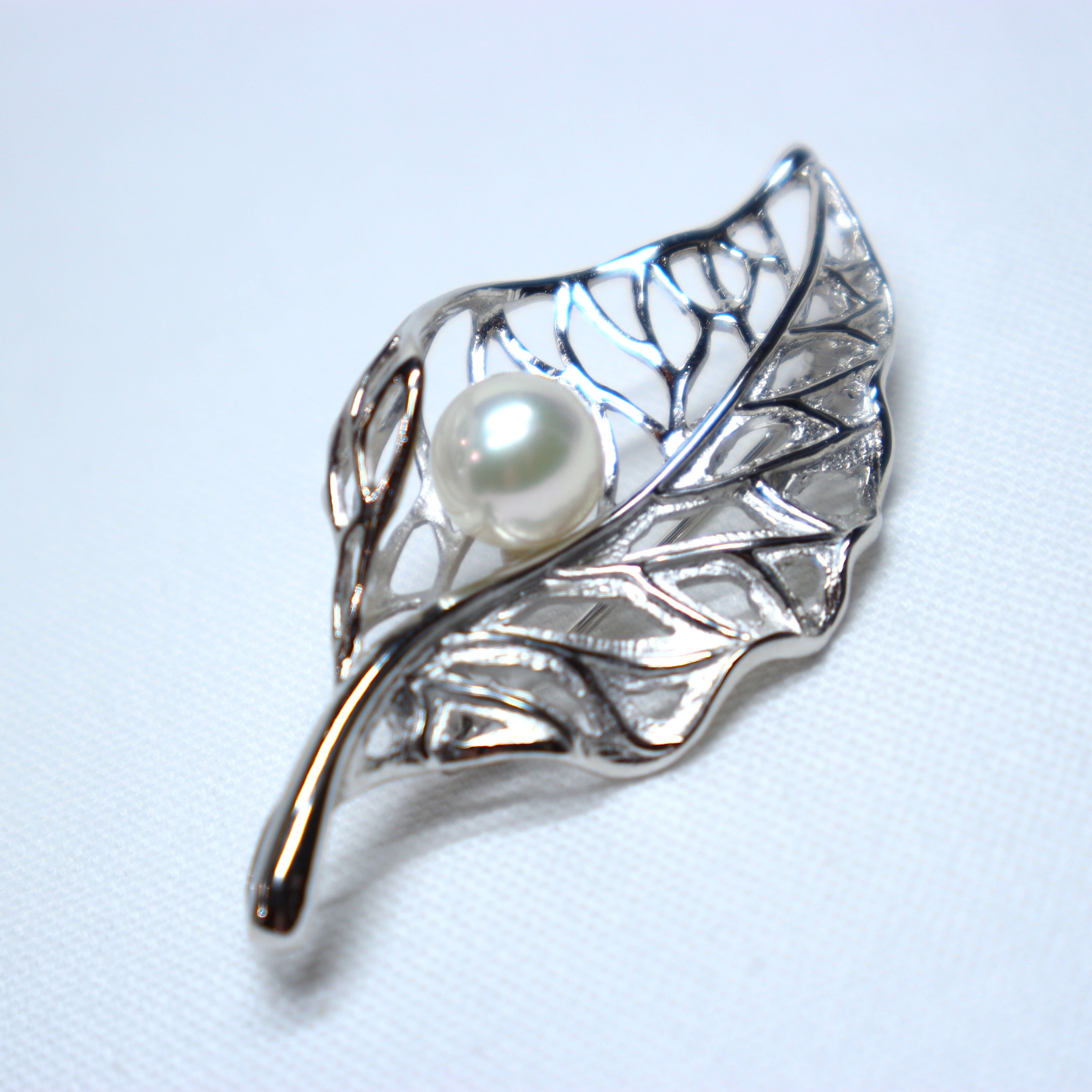 アコヤ真珠シルバーブローチ⑨（8.0mm珠） | 『大山真珠店』オンライン