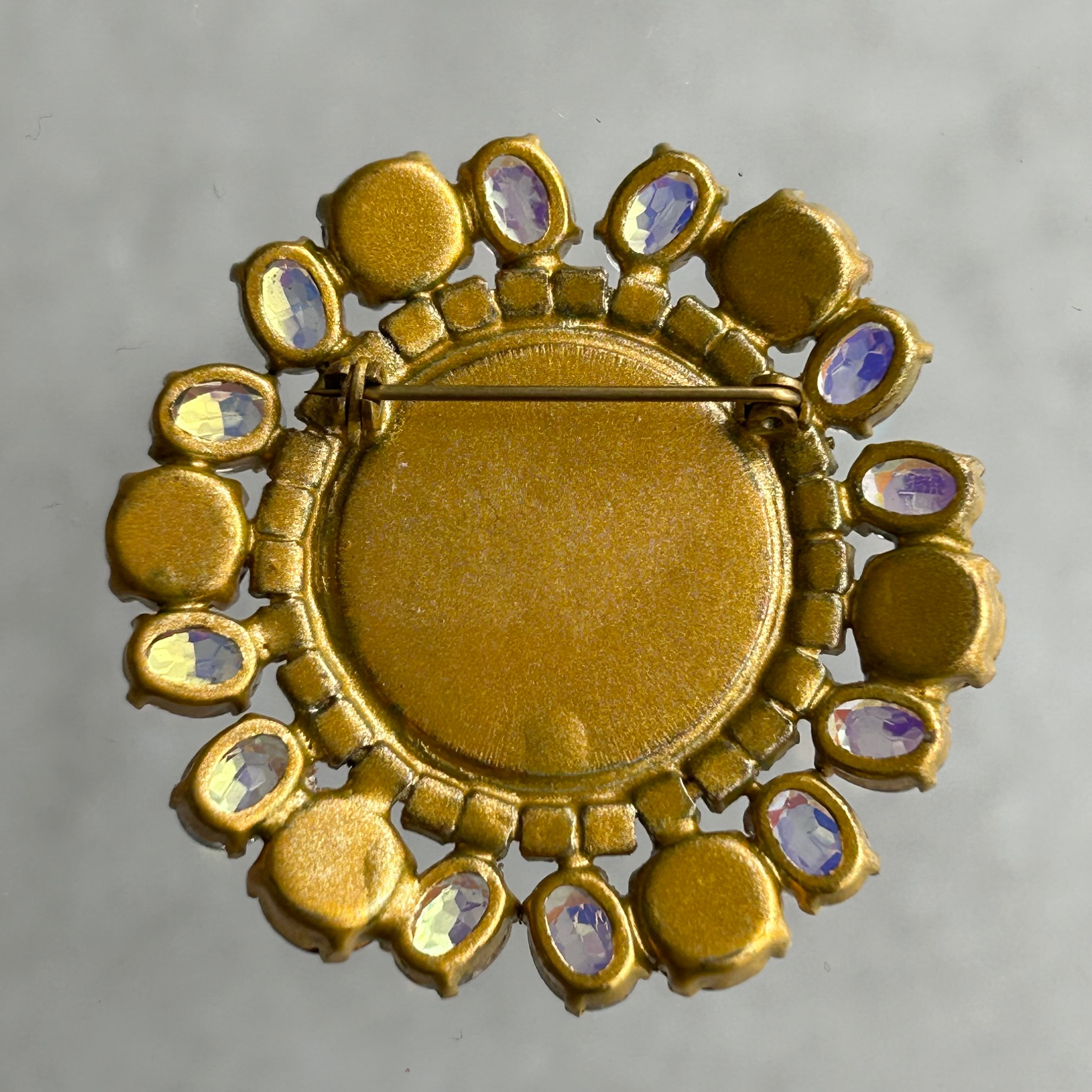 ヴィンテージガラスアクセサリー】ブローチ (セセッションスパイラル