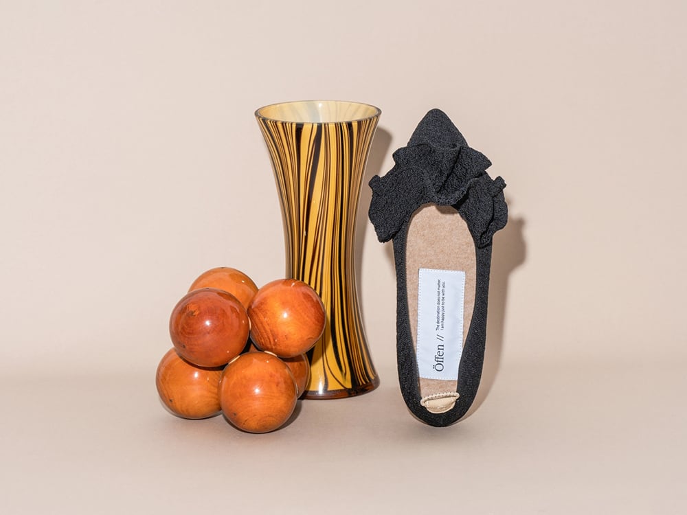 pointed-FRIN / BLACK | Offen