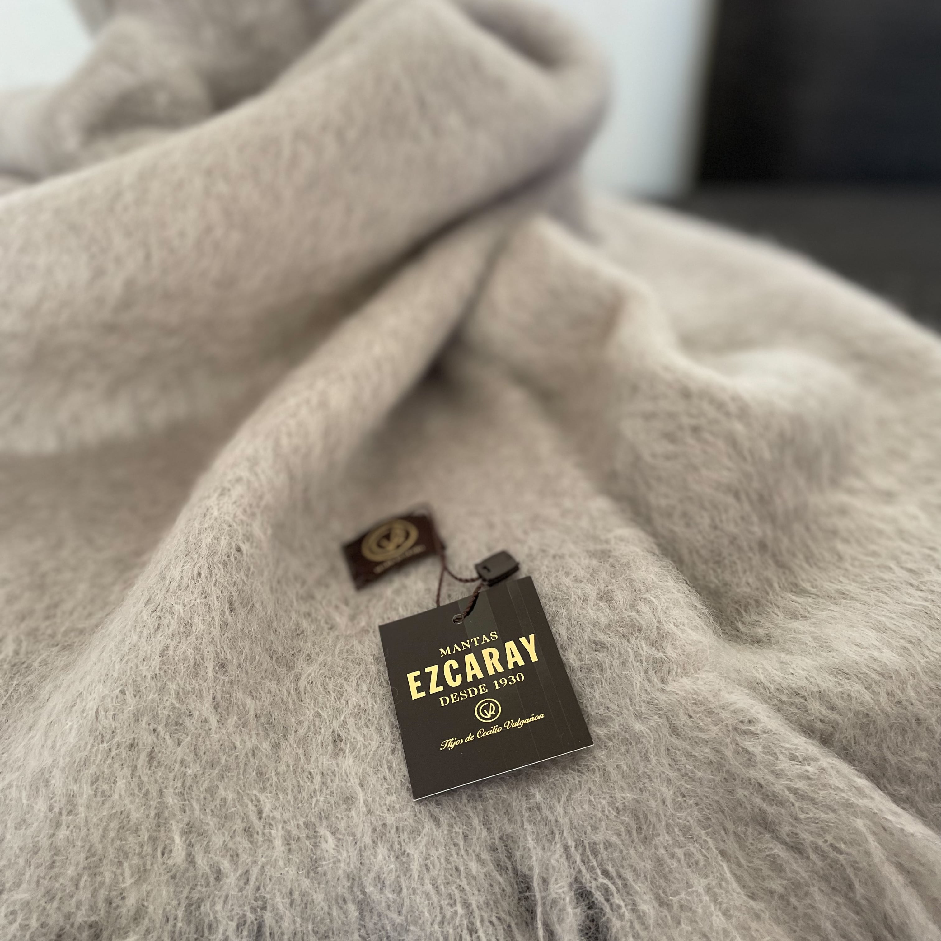 MANTAS EZCARAYモヘアブランケット】 | À L'ecrin