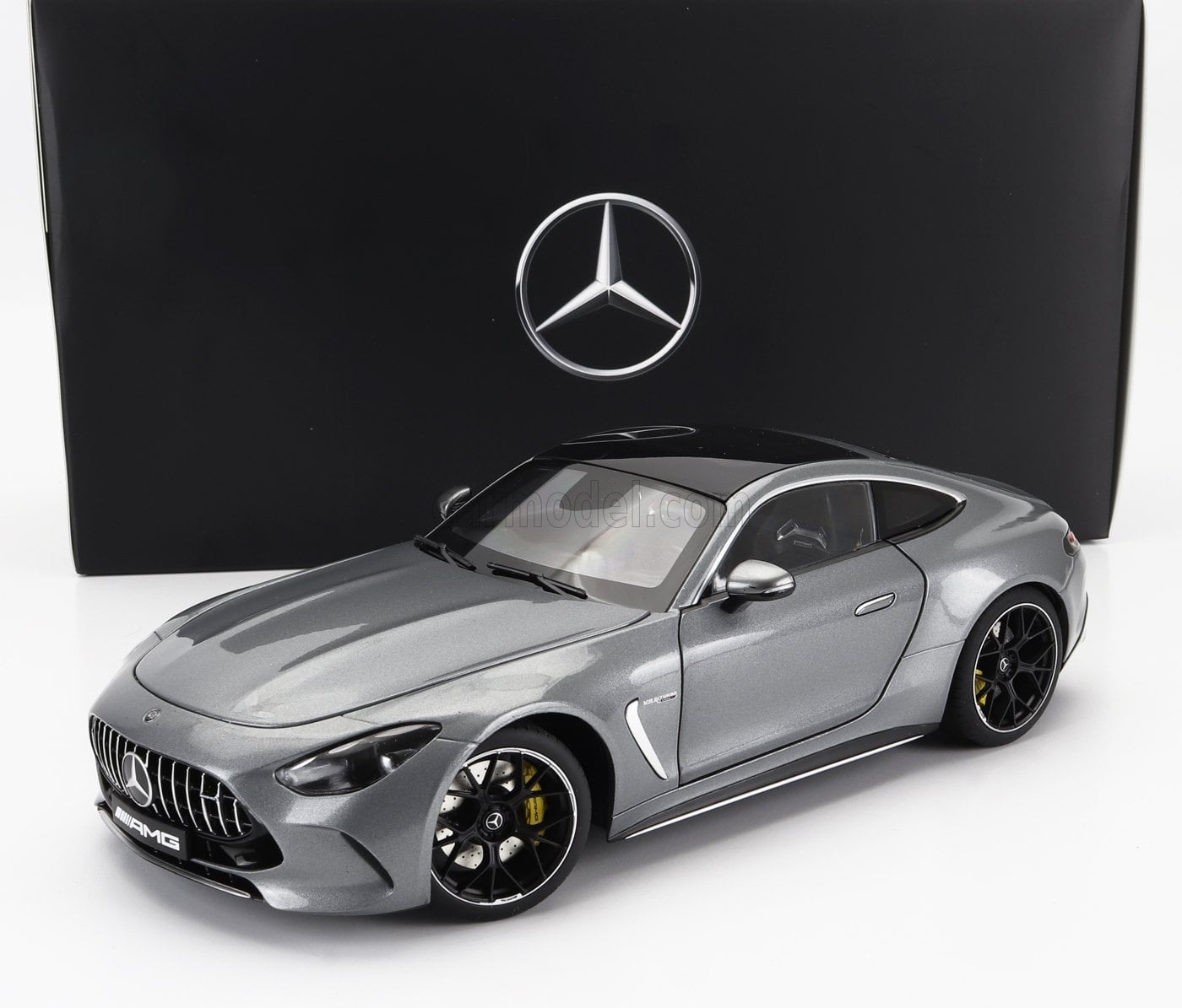 ミニカー 1/18 メルセデス ベンツ GTクラス AMG GT63 NZG 1/18