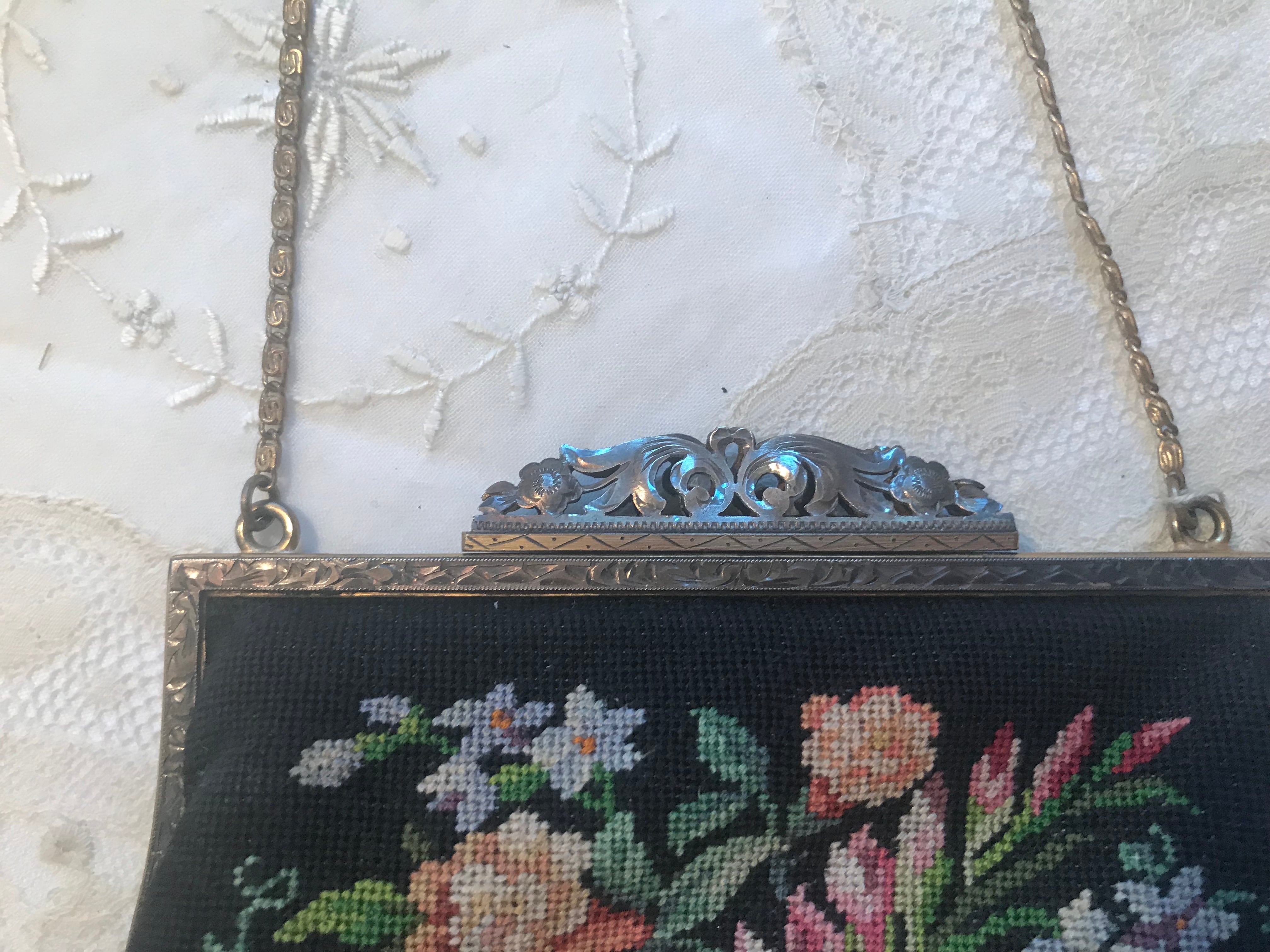 ゴブラン織り プチポワンの花柄ミニバッグ＆お財布＆ミラーセット