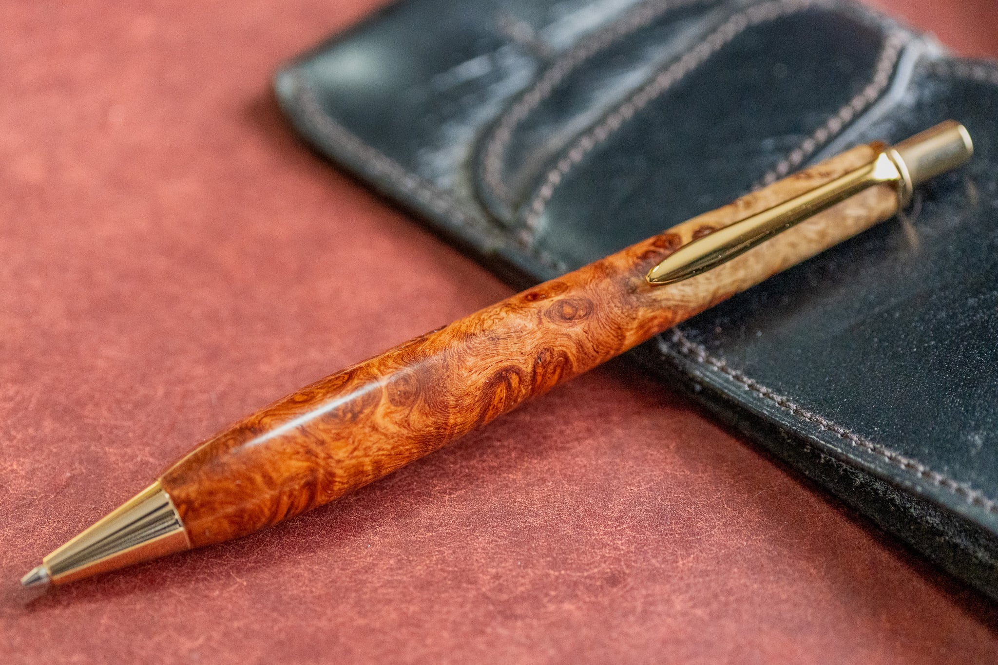 朱色の銘木】 本花梨紅白 特上 受注生産品 | 木軸ペン工房 金杢犀