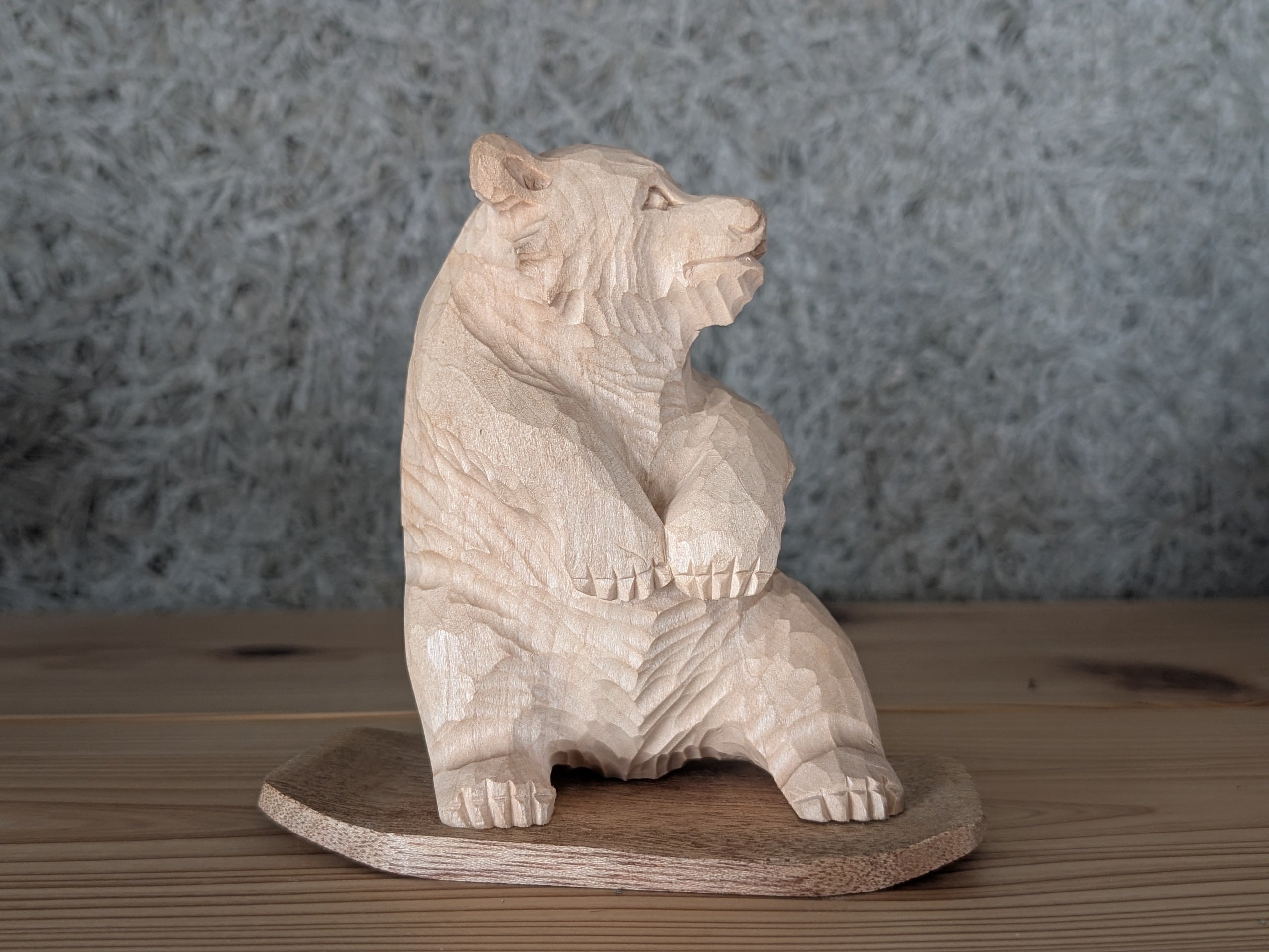 上西捷敏 ボード熊 #1 | 木彫りの熊 | inoya | Basic Life Store