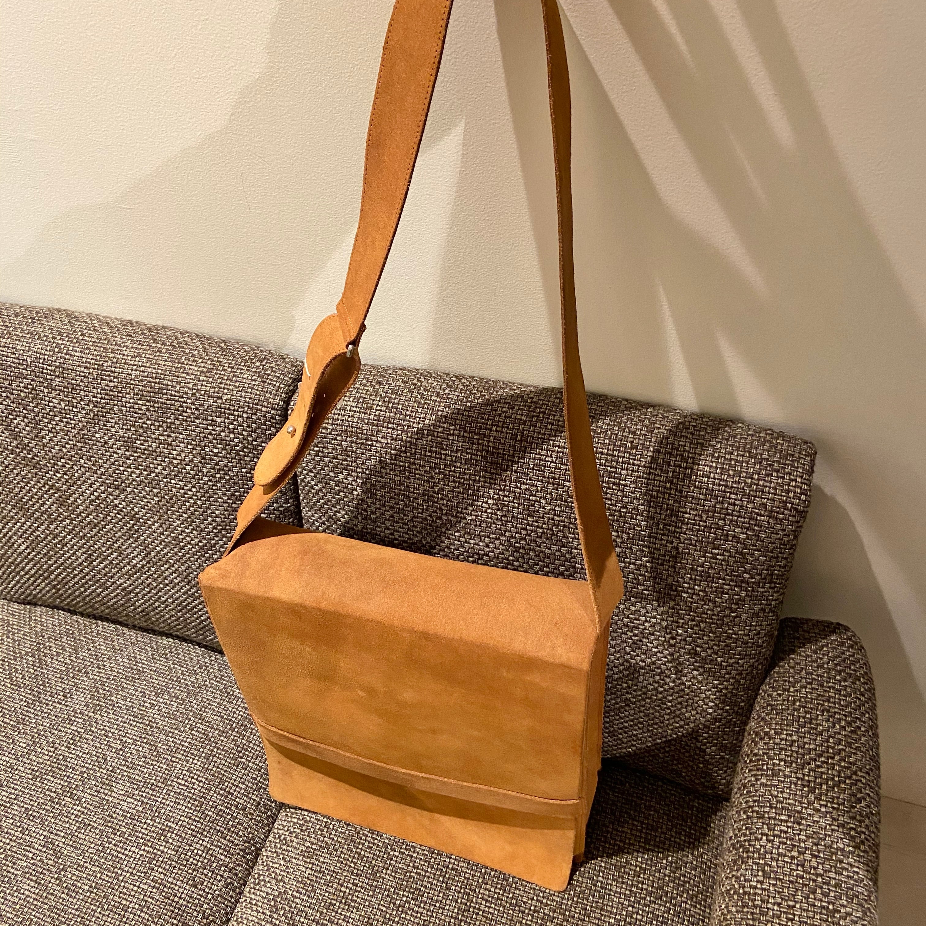 A.P.C.／suede shoulder bag （アーペーセー）スウェードショルダー