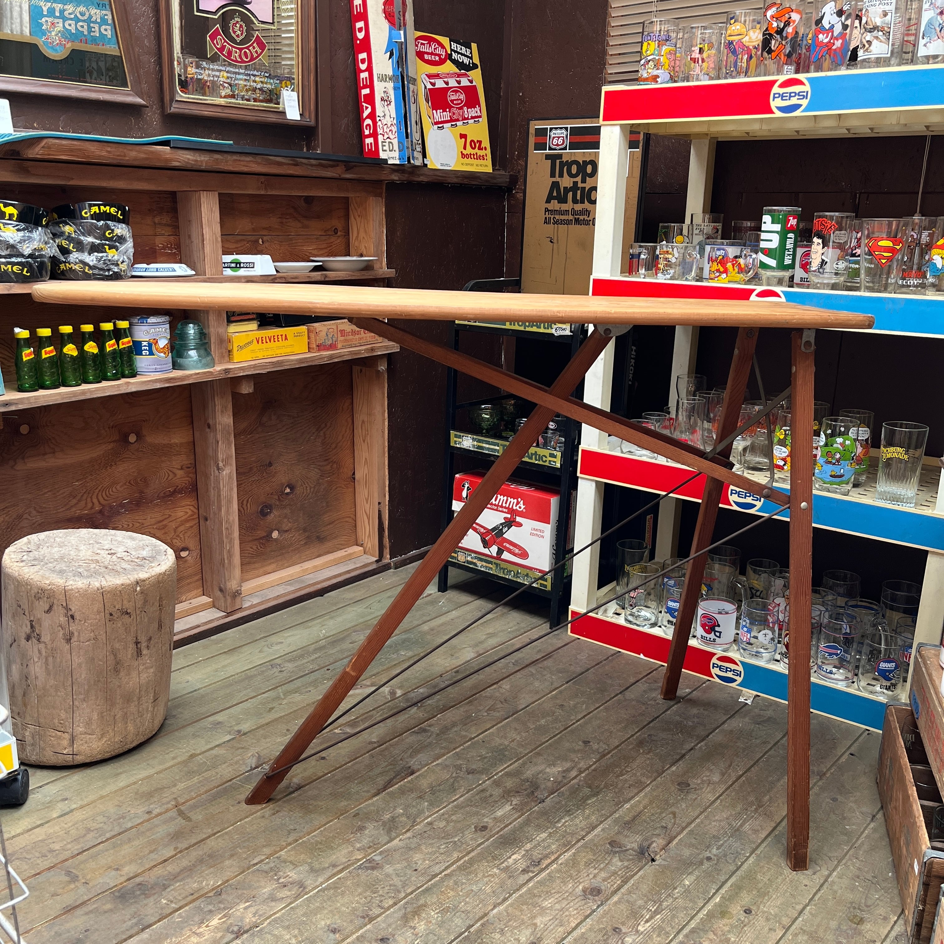 テーブル / アイロン台】アンティーク ビンテージアイロン台 折り畳み