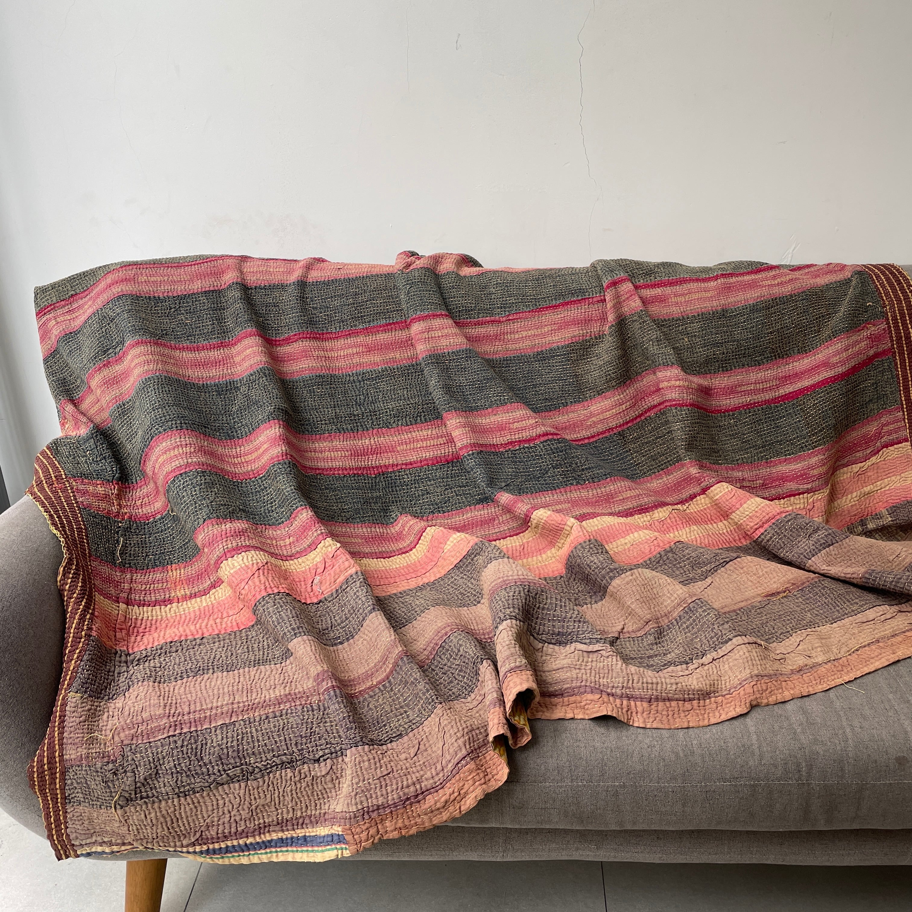 51】インド直輸入 ビンテージ ラリーキルト カンタ キルト