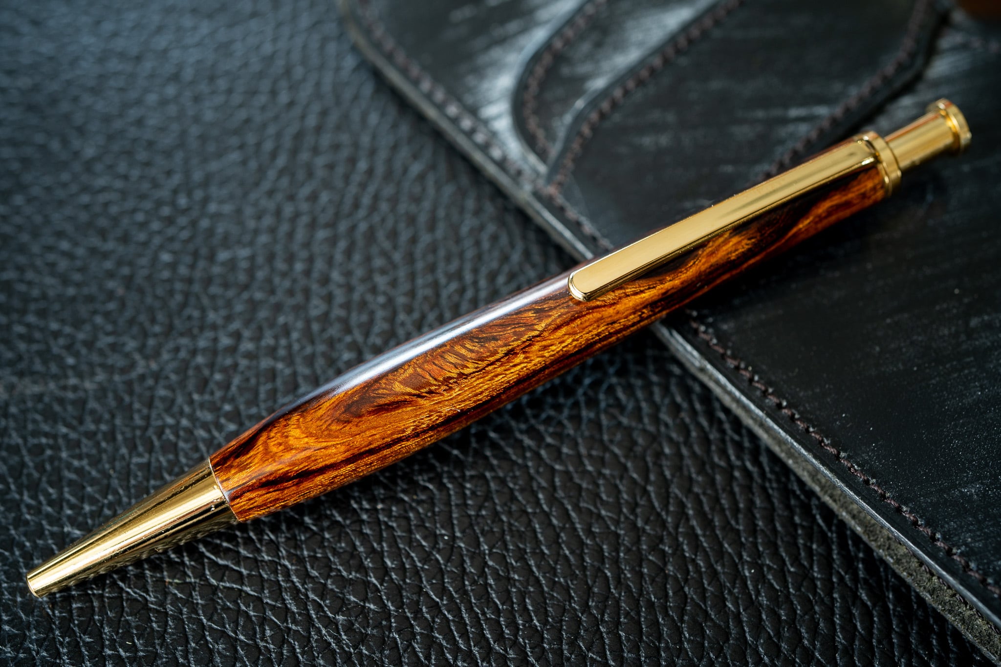 砂漠の宝石】 デザートアイアンウッド 受注生産品 | 木軸ペン工房 金杢犀