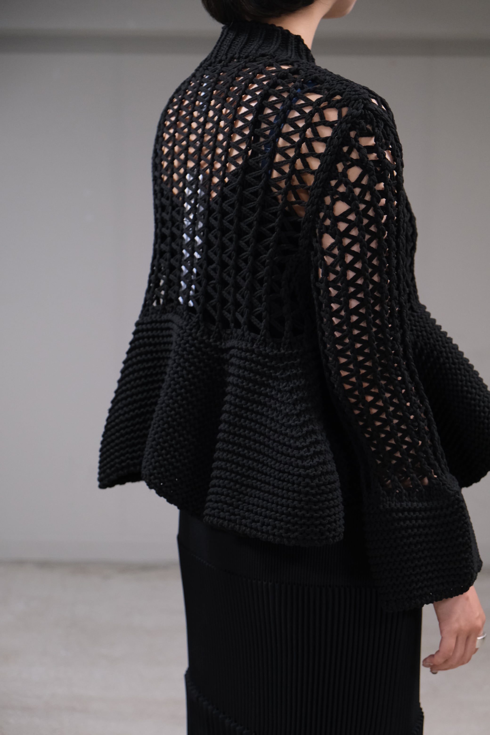 CFCL】POTTERY LOW GAUGE GLITTER ZIP CARDIGAN -black- | loop