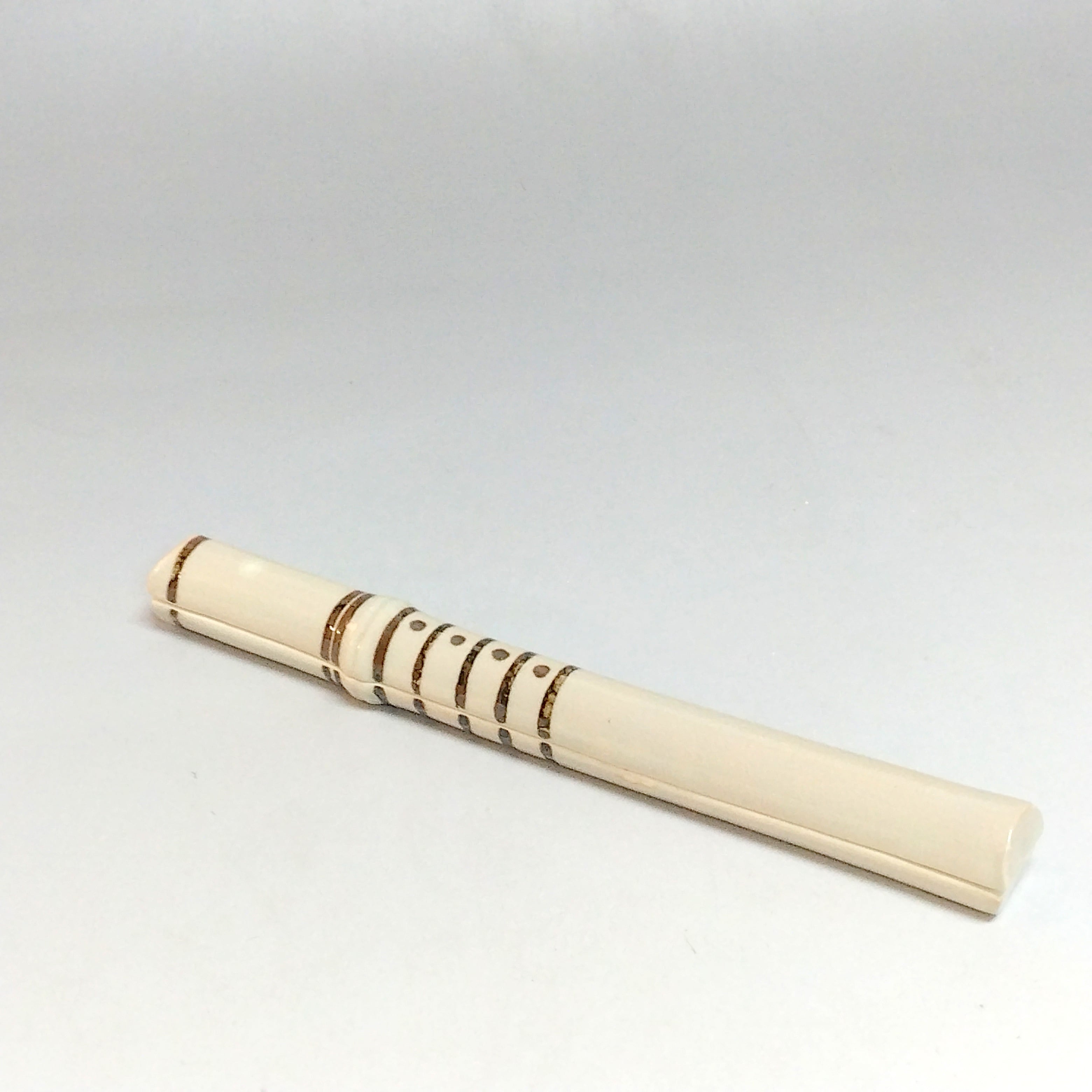 近代工芸 清水焼 立笛形 鉄絵 香合 (ロ) 箱なし dbsy13333-e | こがん