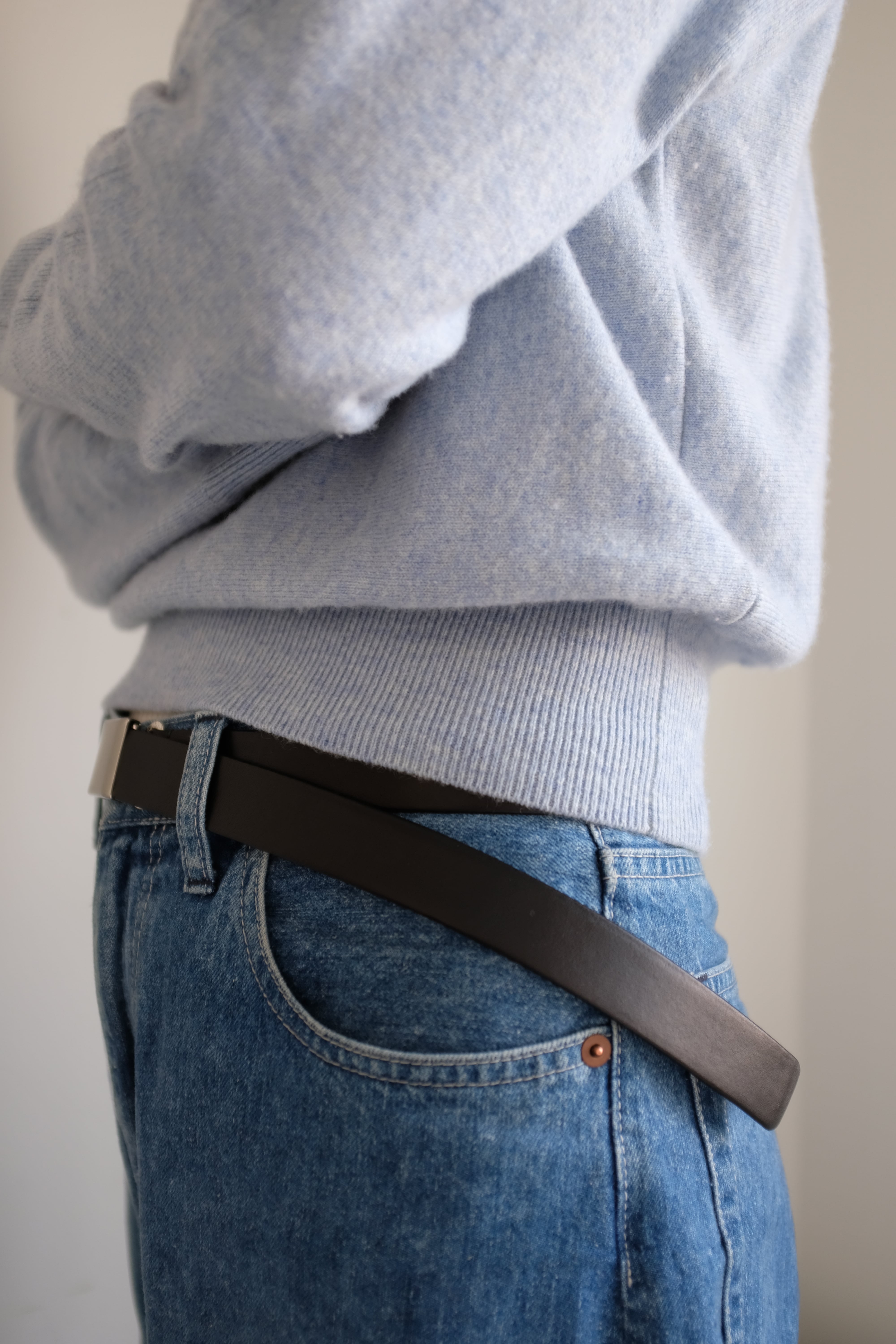 YLÈVE] LEATHER BUCKELED BELT BLACK | YES-姫路の美容院と服のお店YES