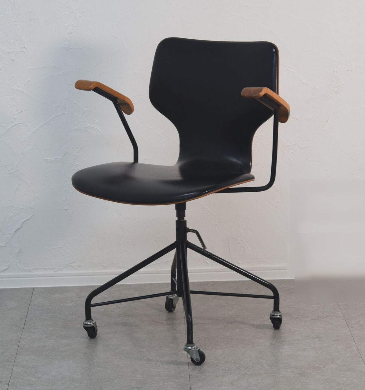 天童木工 ヴィンテージ アーム付デスクチェア 剣持勇 背面プライウッド