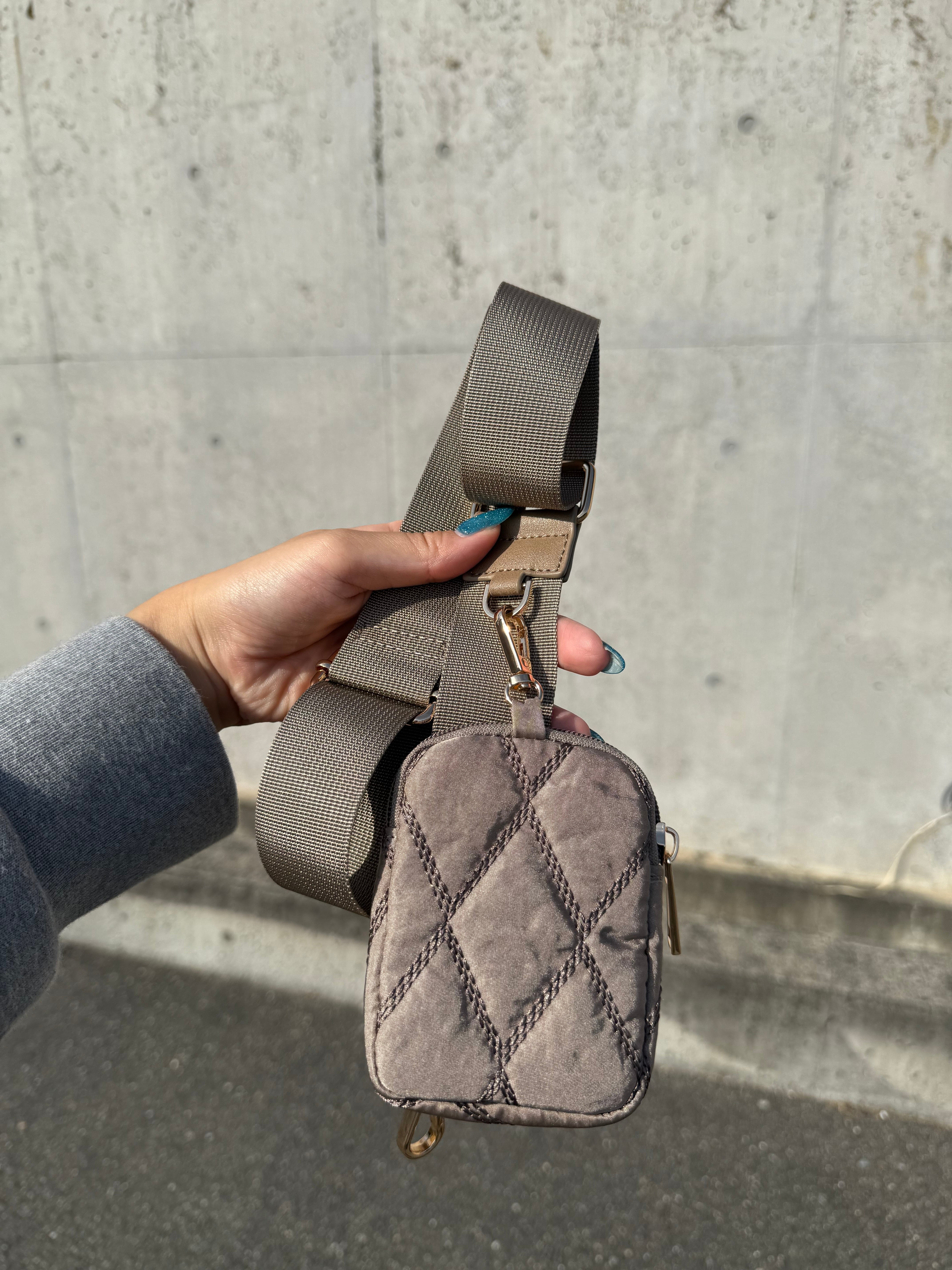 チャーム付きバッグシルバー | soleile