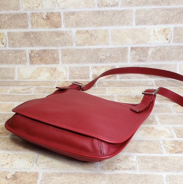オールドコーチ ☆ レザー 薄マチ ショルダーバッグ レッド ユニ