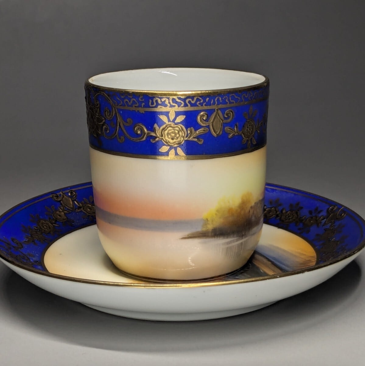 オールドノリタケ 有名パターン 金盛上藍帯イギリス 金彩湖畔白鳥風景