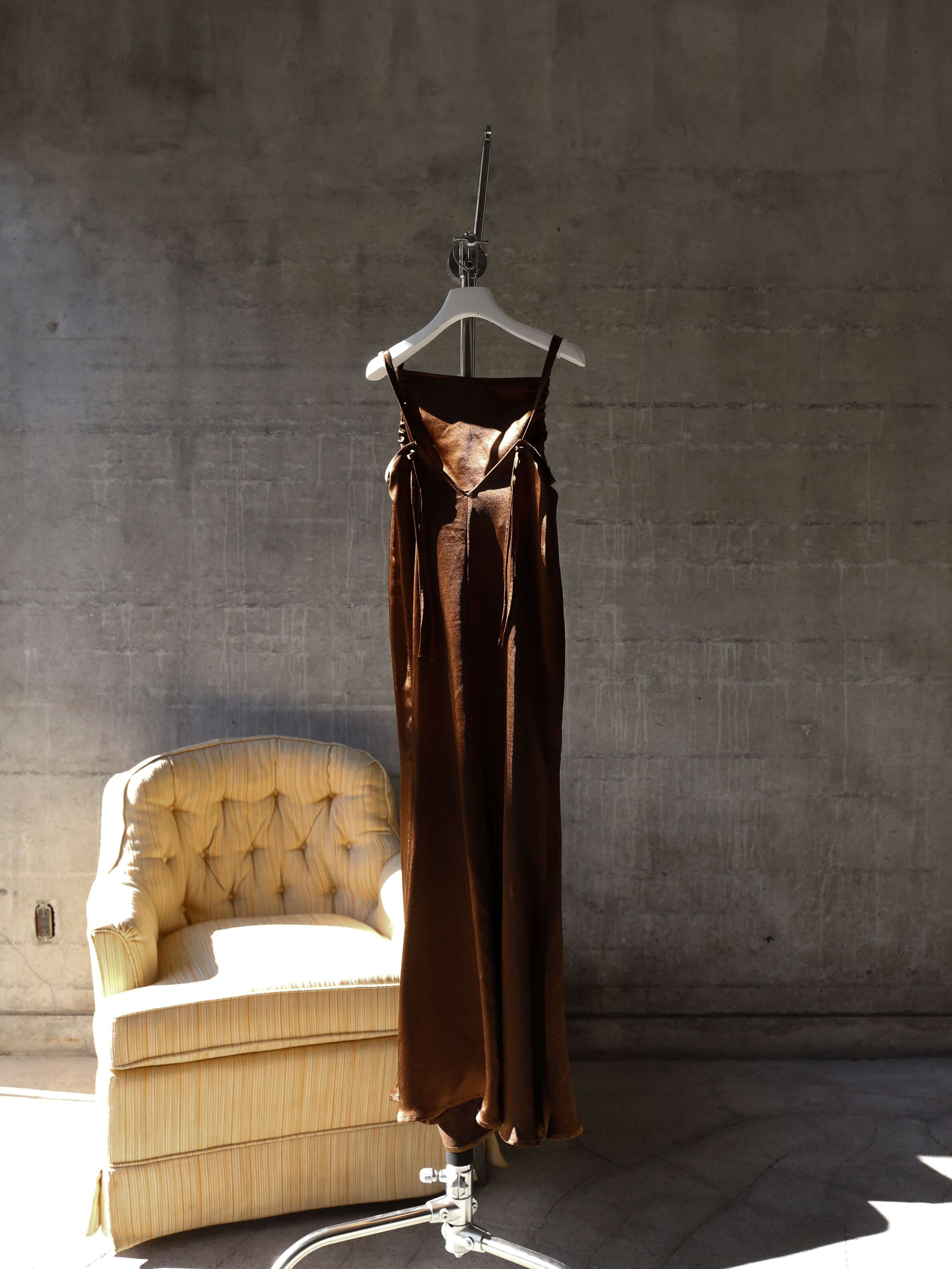 早い者勝ち】 aimeine カップインドレープサテンキャミソール ブラウン