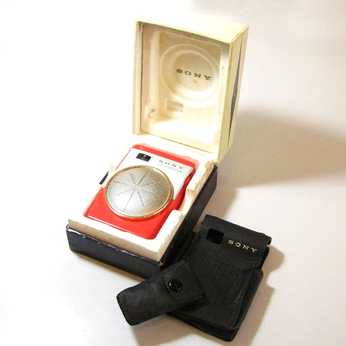 SONY TR-620 vintage pocketable radio | PANIC ART MARKET