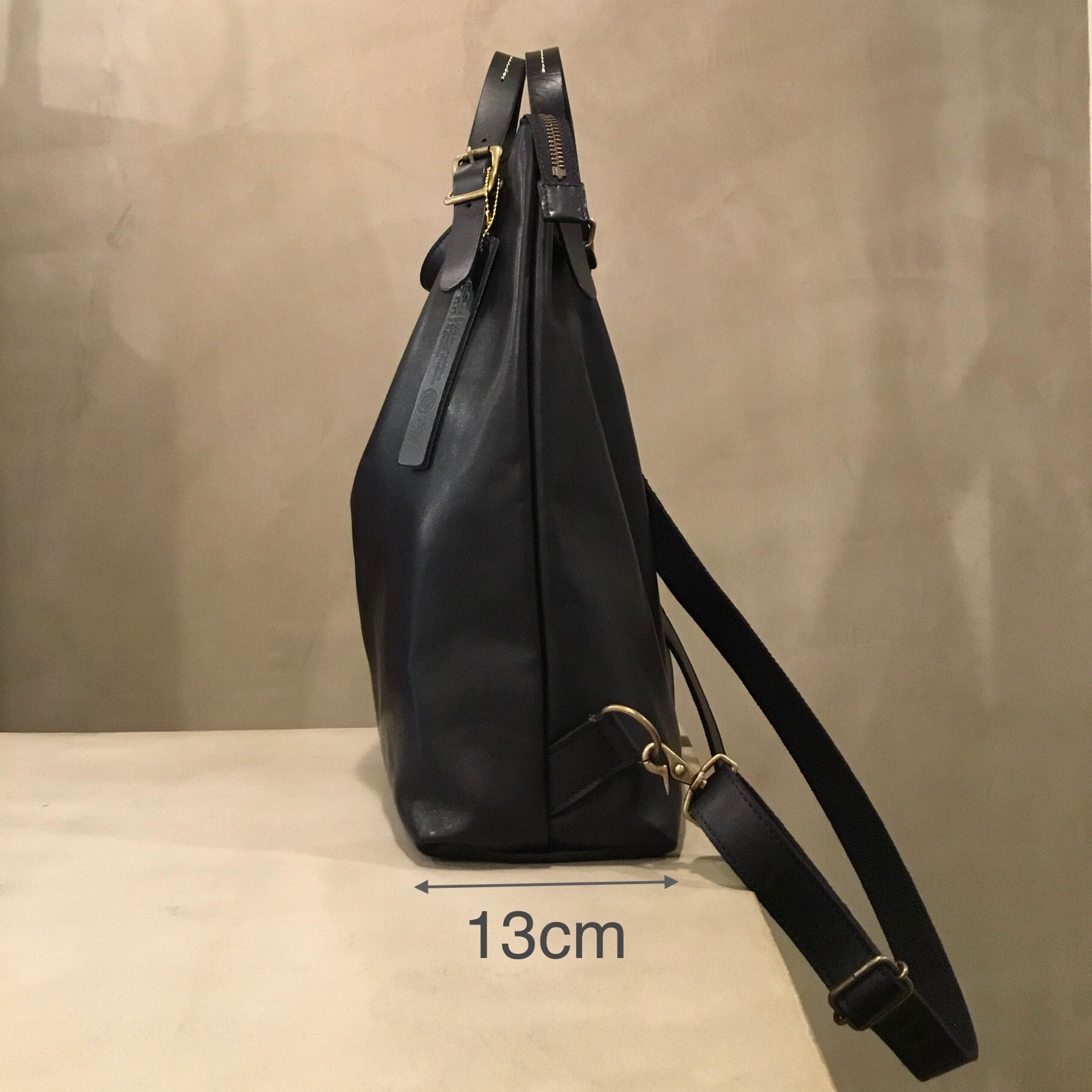 馬革トートリュックLサイズ／ レスデザイン -LESS | -LESS (レス) 革