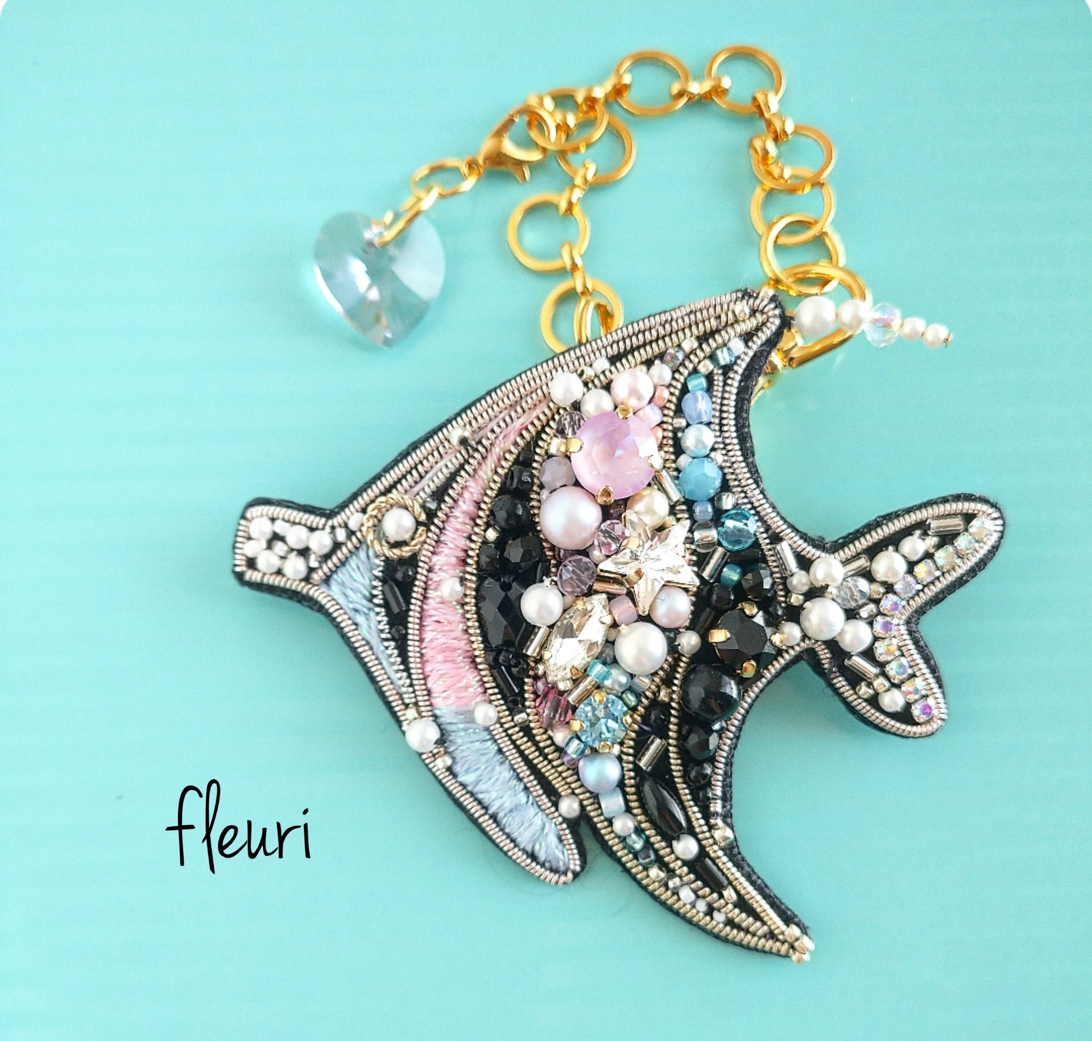 tropical fish ブローチ兼バッグチャーム | ビーズ刺繍アクセサリー fleuri