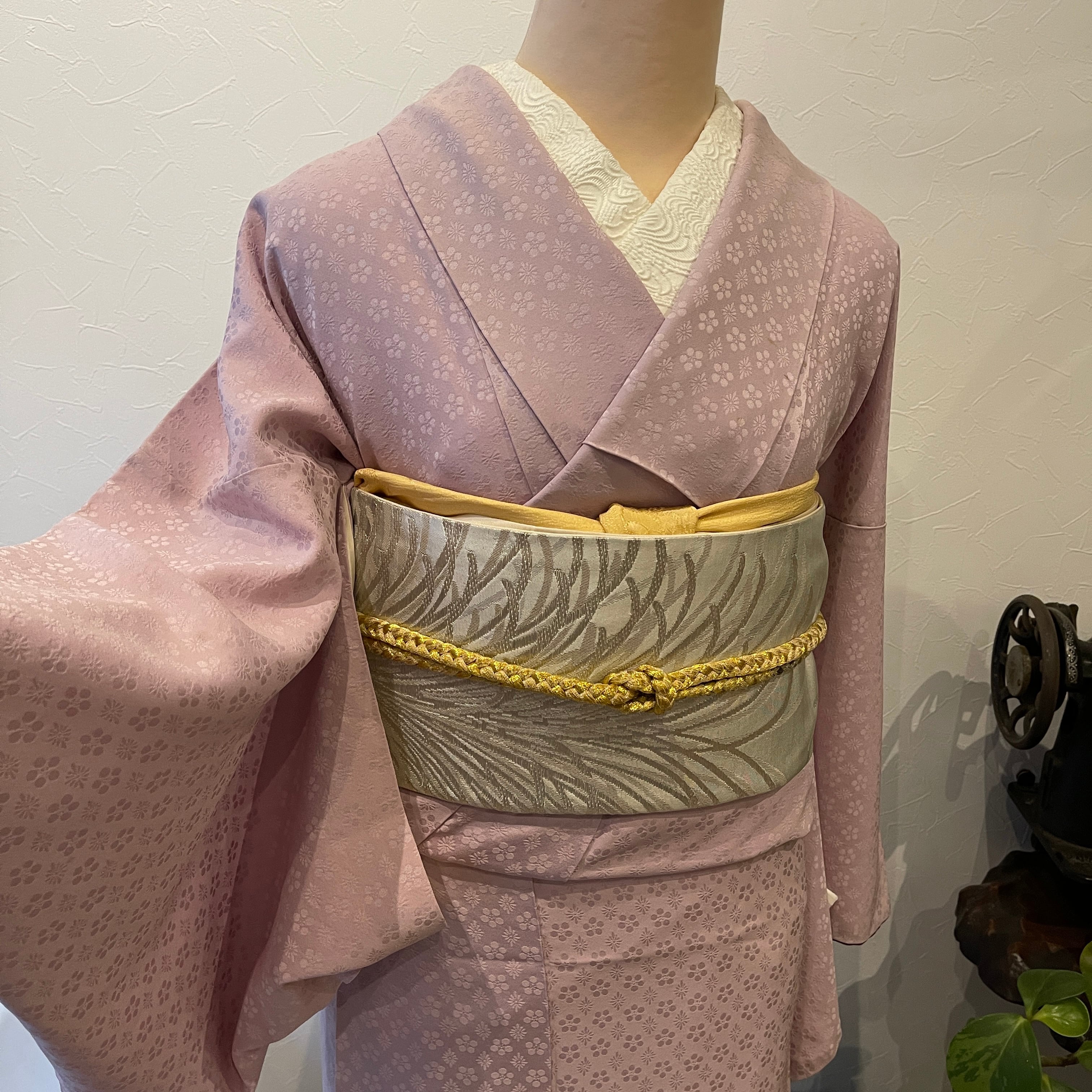 アンティーク着物 付下げ 訪問着 紫系 総刺繍 四季の花 茶屋辻