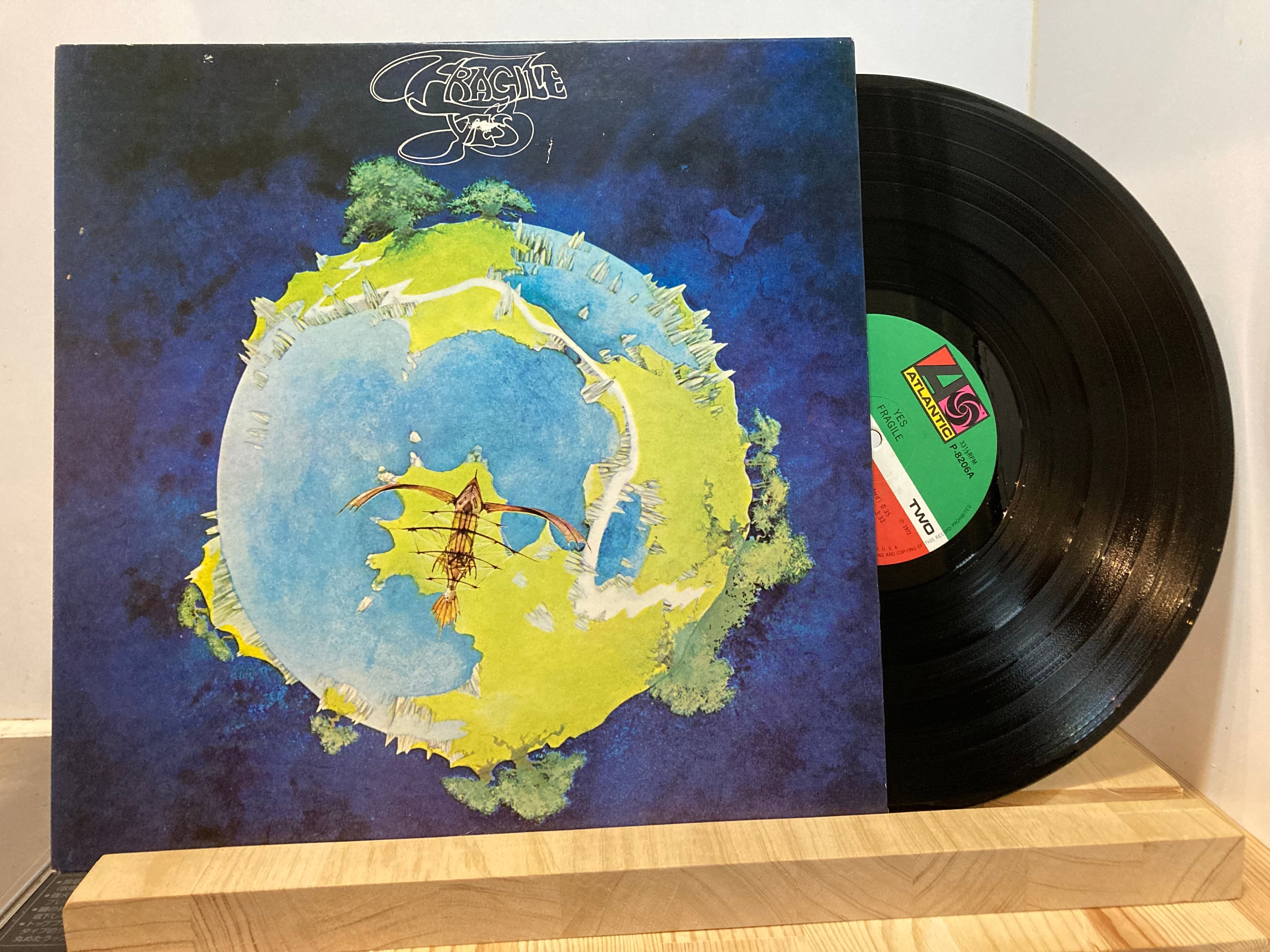 YES / FRAGILE | sixteen records (シックスティーンレコード)