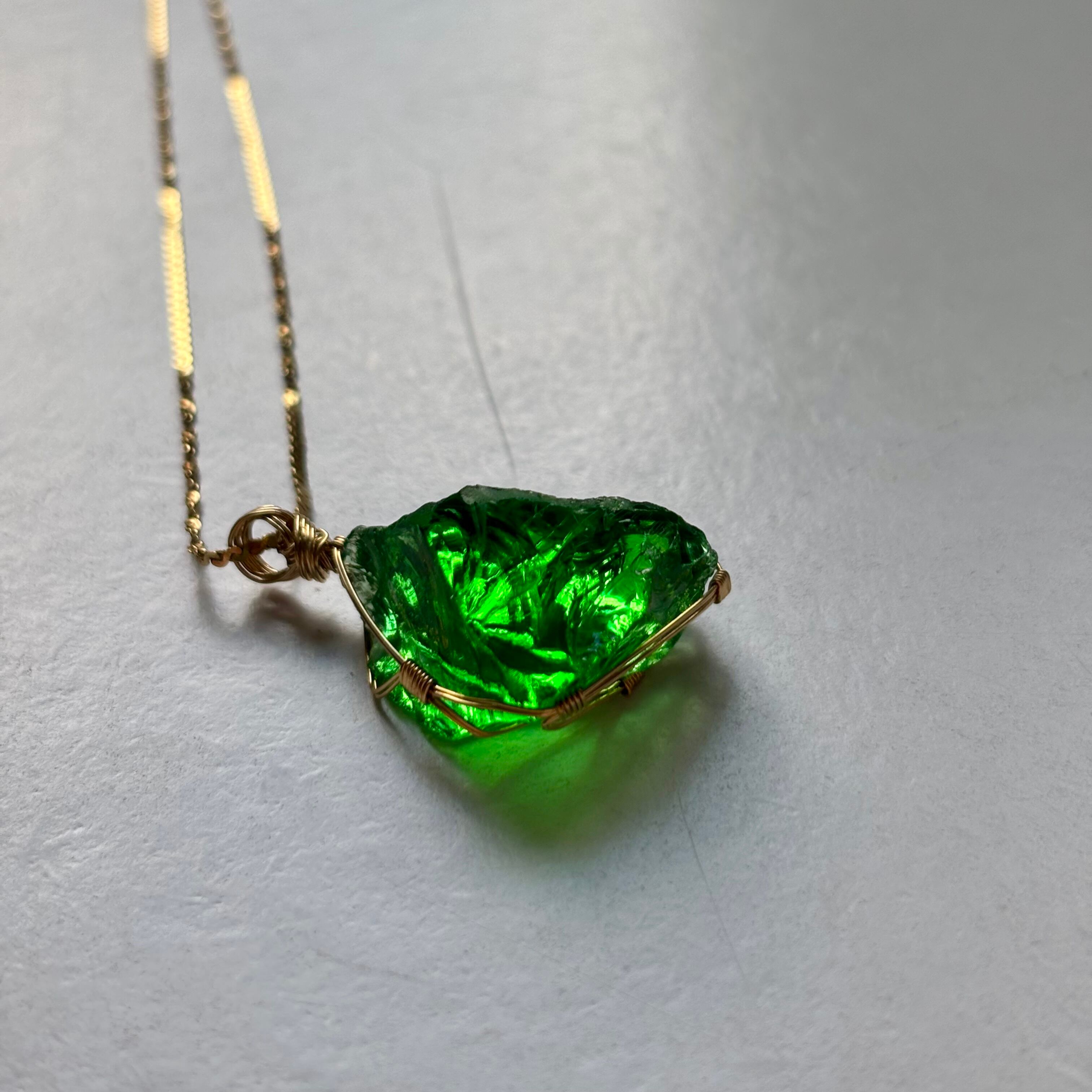 アンダラクリスタル原石（グリーン）ペンダントトップ | 天然石