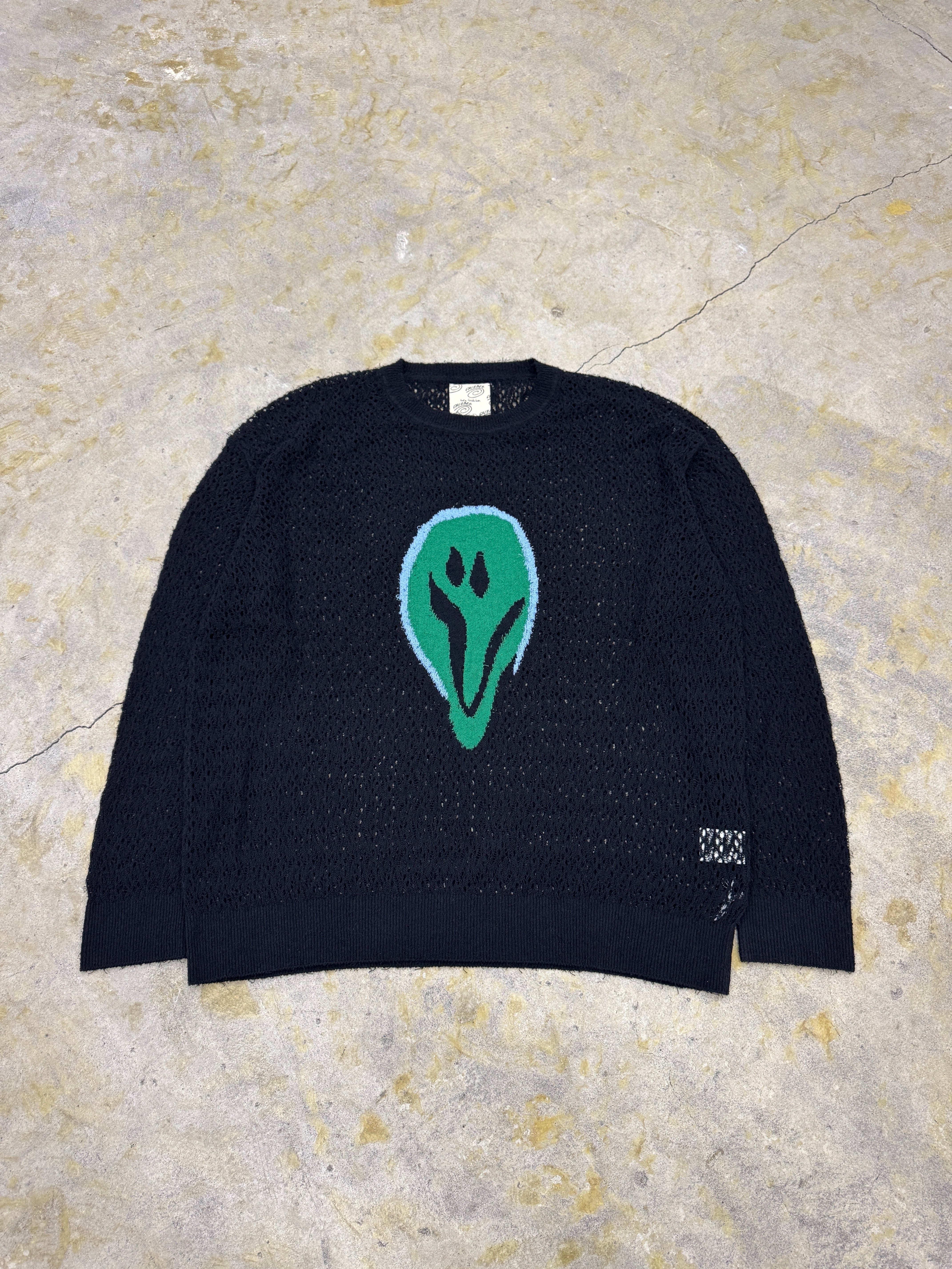 Kota Gushiken | Melted Smile with Frizbee | Black | HOWDAY