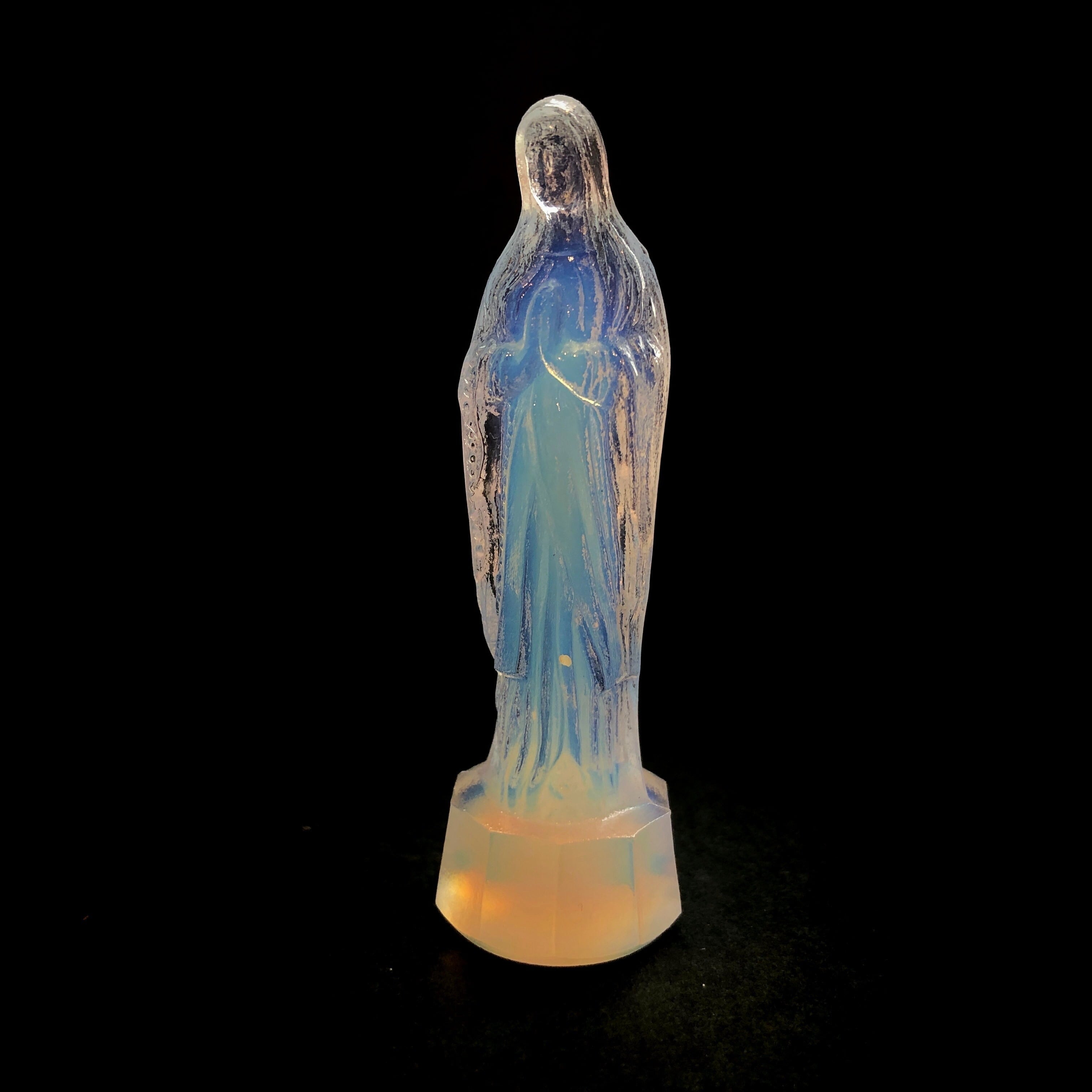 オパールセントガラスのマリア像（オクトゴナル） | メルキュール骨董店