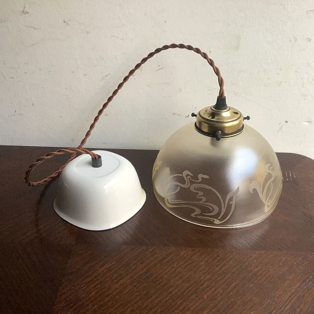 ヴィンテージ Vianne社エッチングガラスシェードのペンダントランプ