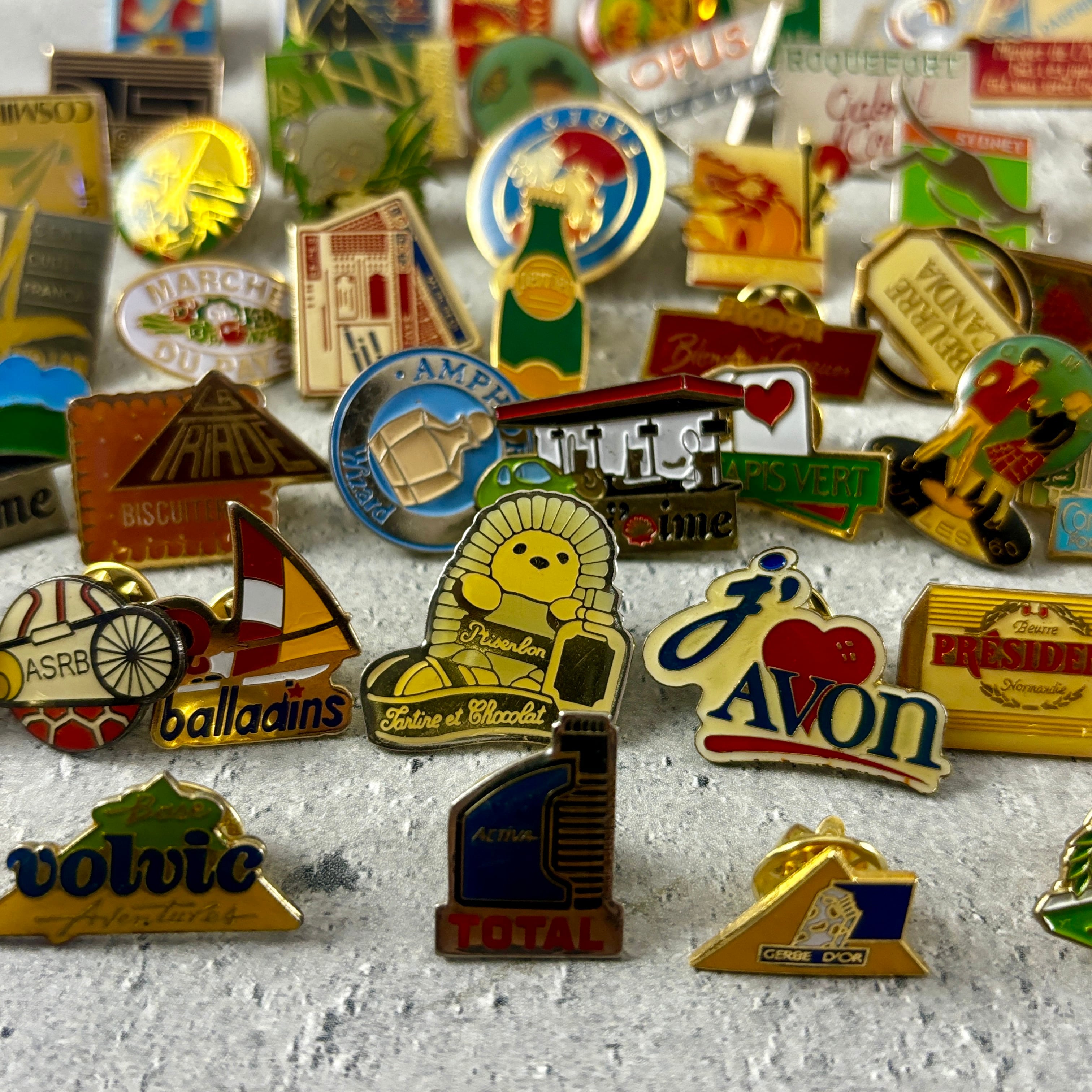 フランス雑貨☆ピンバッジ100個セット☆ ピンバッジ フランス まとめ