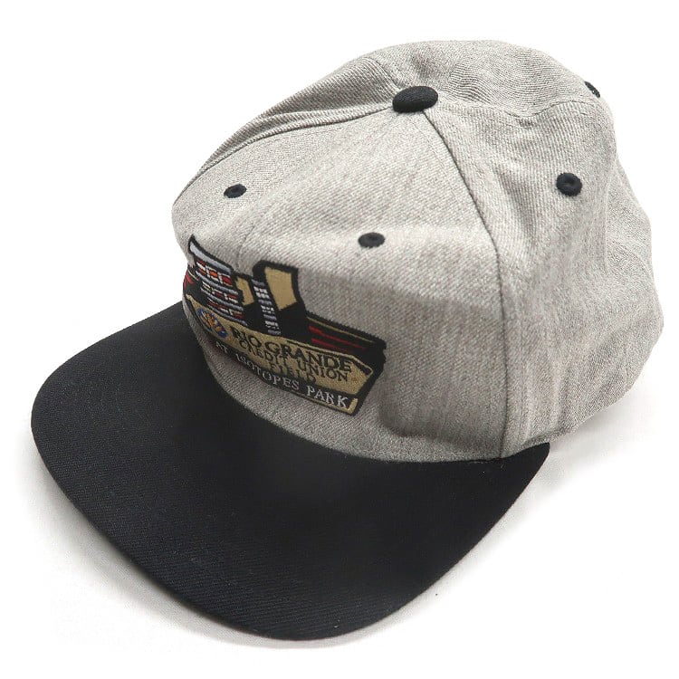 古着 THE CLASSICS yupoong 刺繍 キャップ ツートン 表記