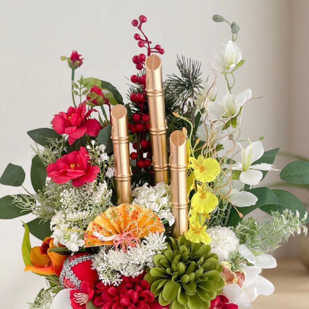 ⑭ 和モダン門松 M｜可憐な花々と竹が奏でる、モカアンドマルシェの