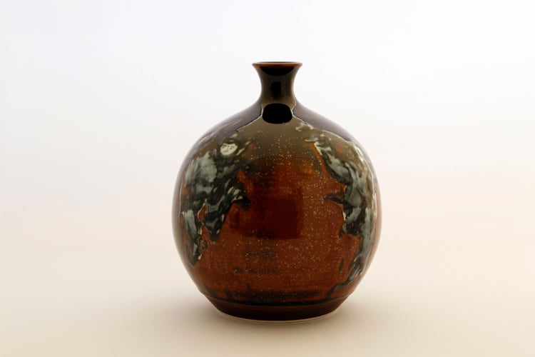 天目染付人物炎舞 花瓶 作：故 青木龍山（文化勲章受章） | にっこう