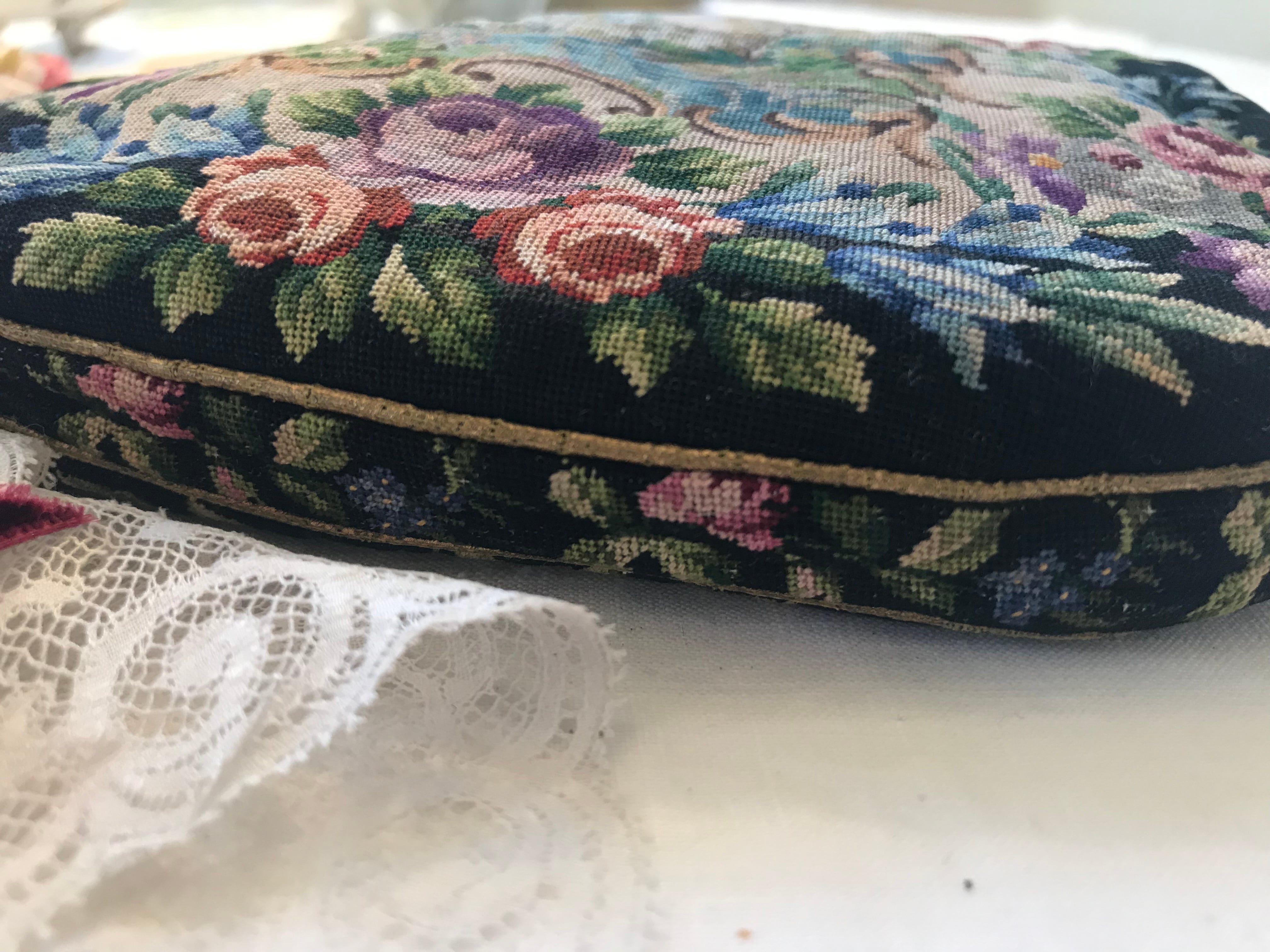 ゴブラン織り プチポワン 薔薇と風景のバッグ | AntiqueRose