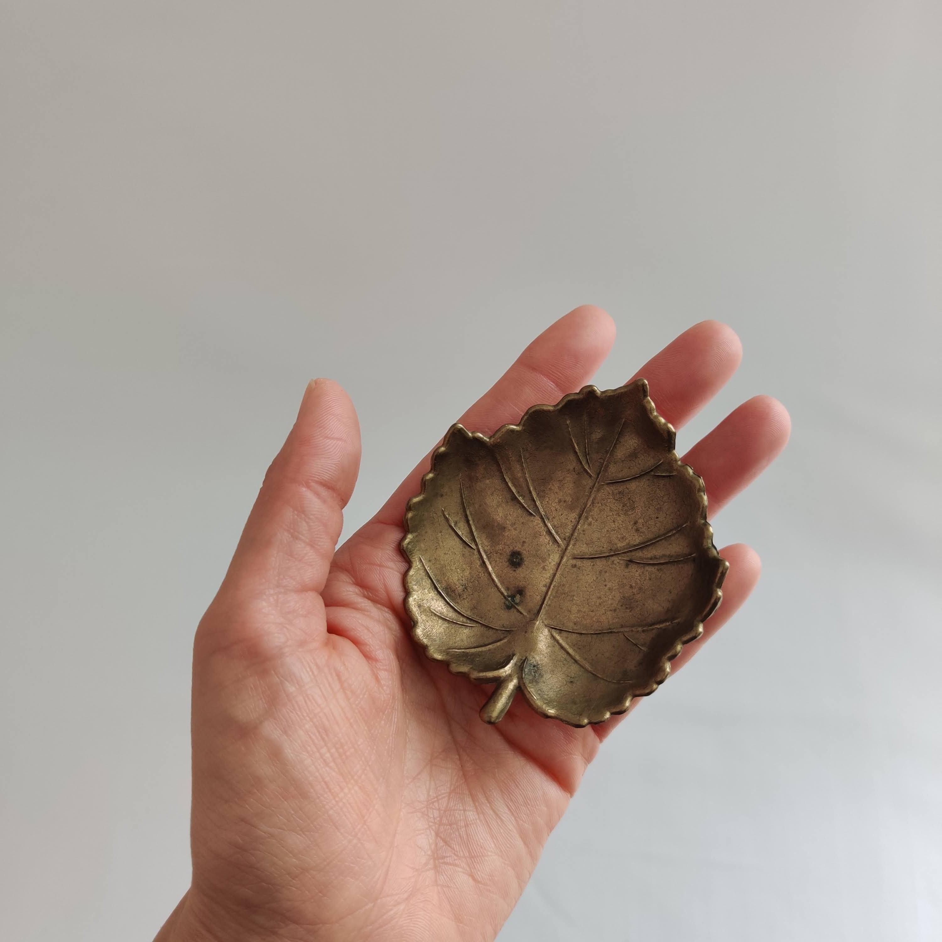 ヴィンテージ メタル トレイ リーフ スイス ヨーロッパ アンティーク