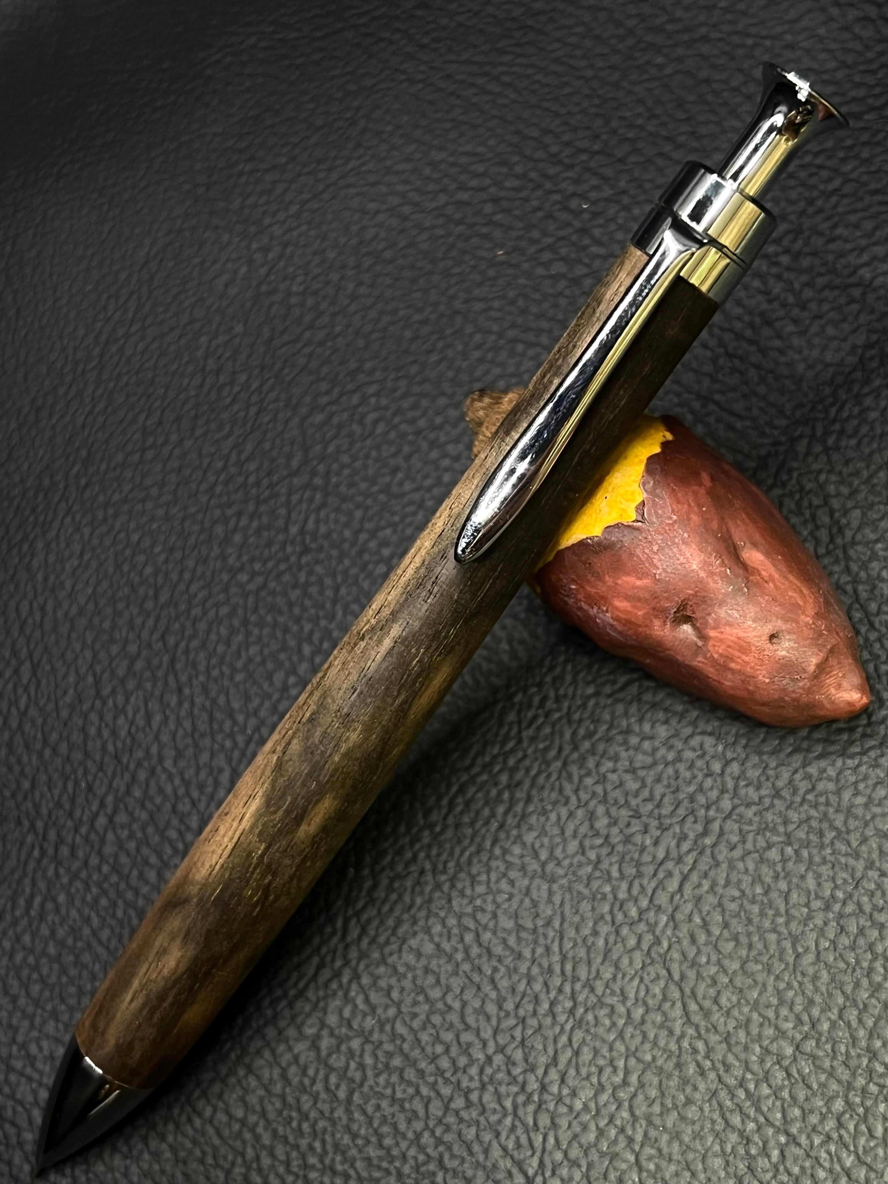 36黒柿木製キャップ芯ケース木目揃えキャップのところにほんの少し孔雀杢