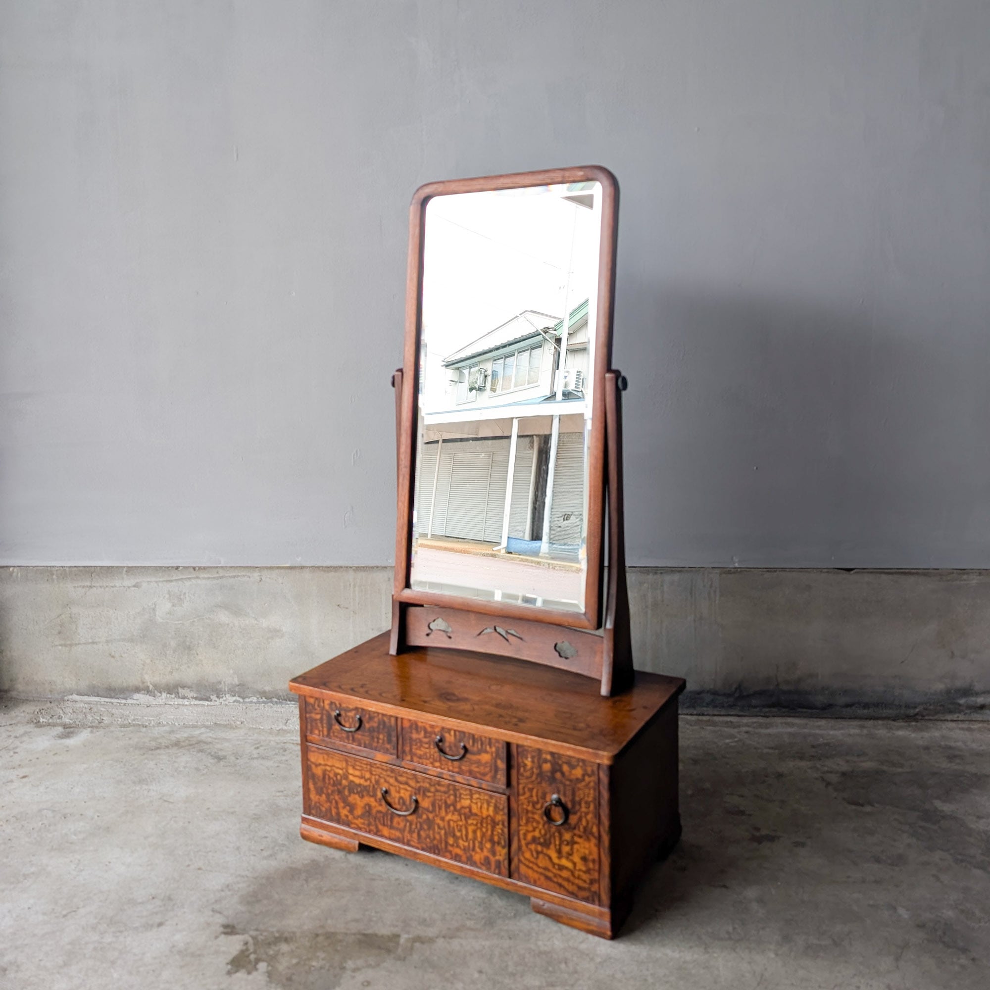 dd69b84c8f60aef59c26717276f938