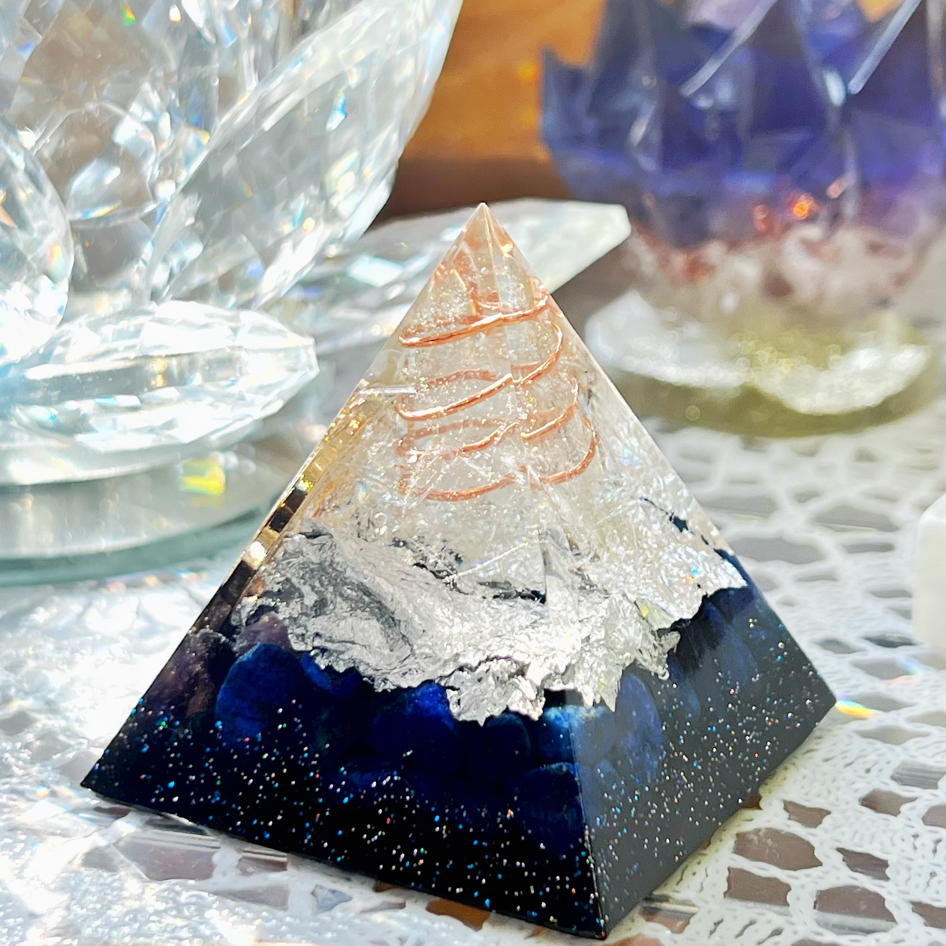 ピラミッド型 宇宙オルゴナイト 魔法陣 ファンタジー 星 月 太陽