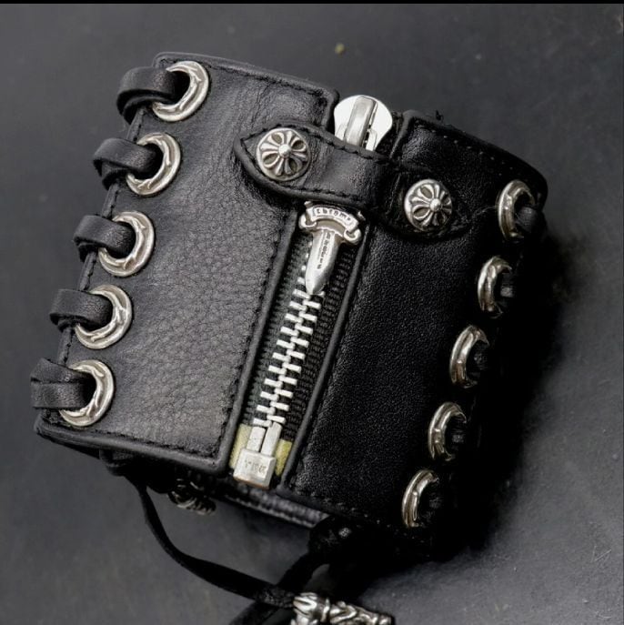 CHROME HEARTS クロムハーツ レザーリストバンド スモールCHクロス
