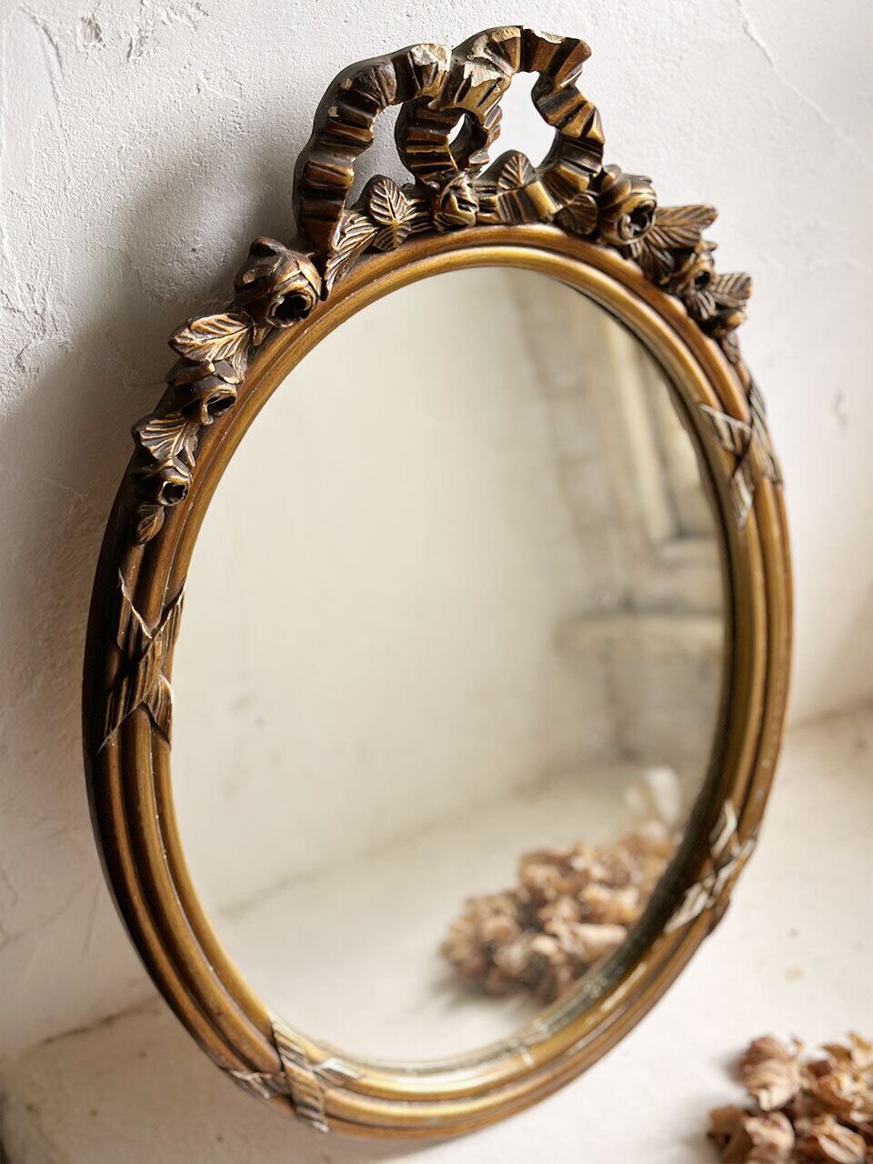 リボン装飾 オーバルミラー 壁掛け鏡 | Brocante de La Cocotte
