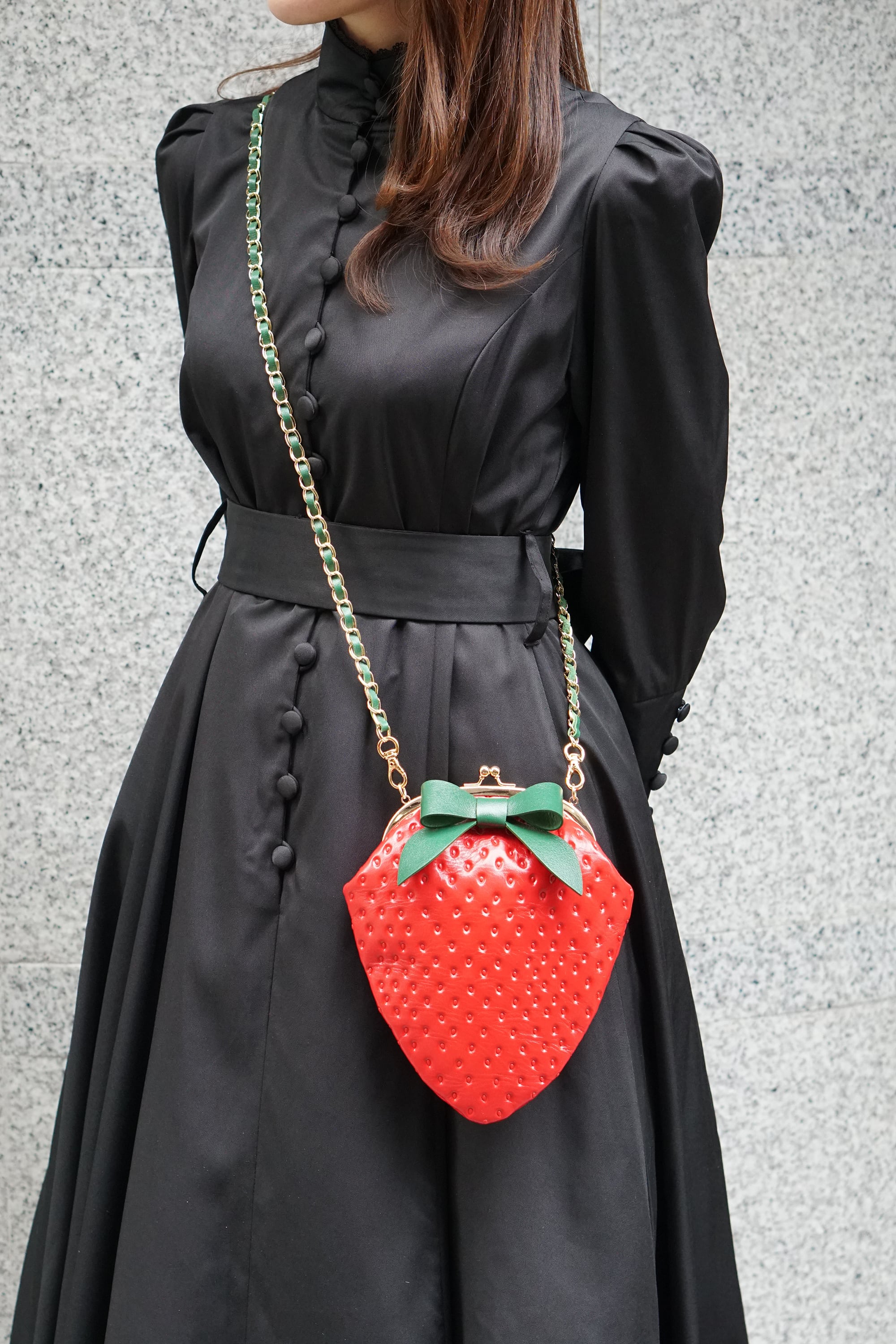 苺がま口バッグ2WAY／赤いちご（牛革製） | EARL'S FAVOURITE