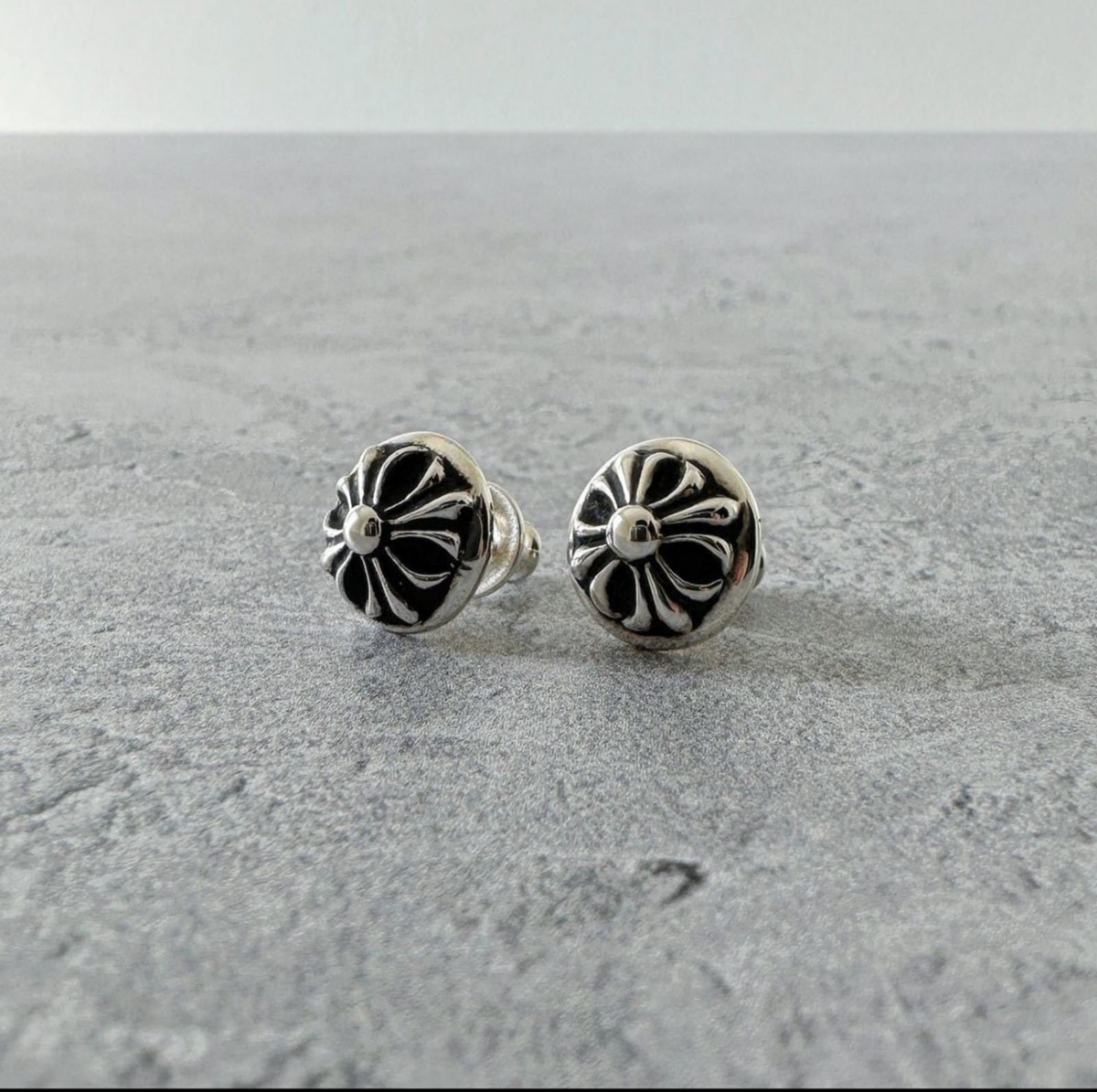 CHROME HEARTS クロムハーツ クロスボール スタッドピアス クロス