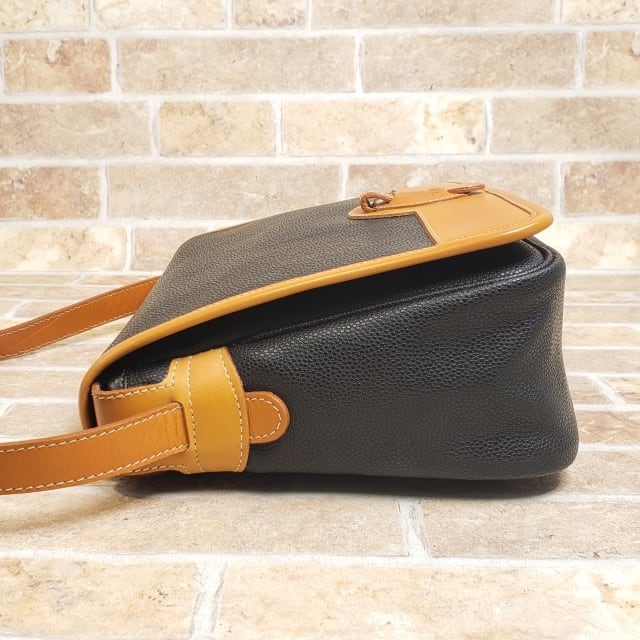 クレージュ Courrèges ☆ ヴィンテージ ロゴ レザー ショルダーバッグ