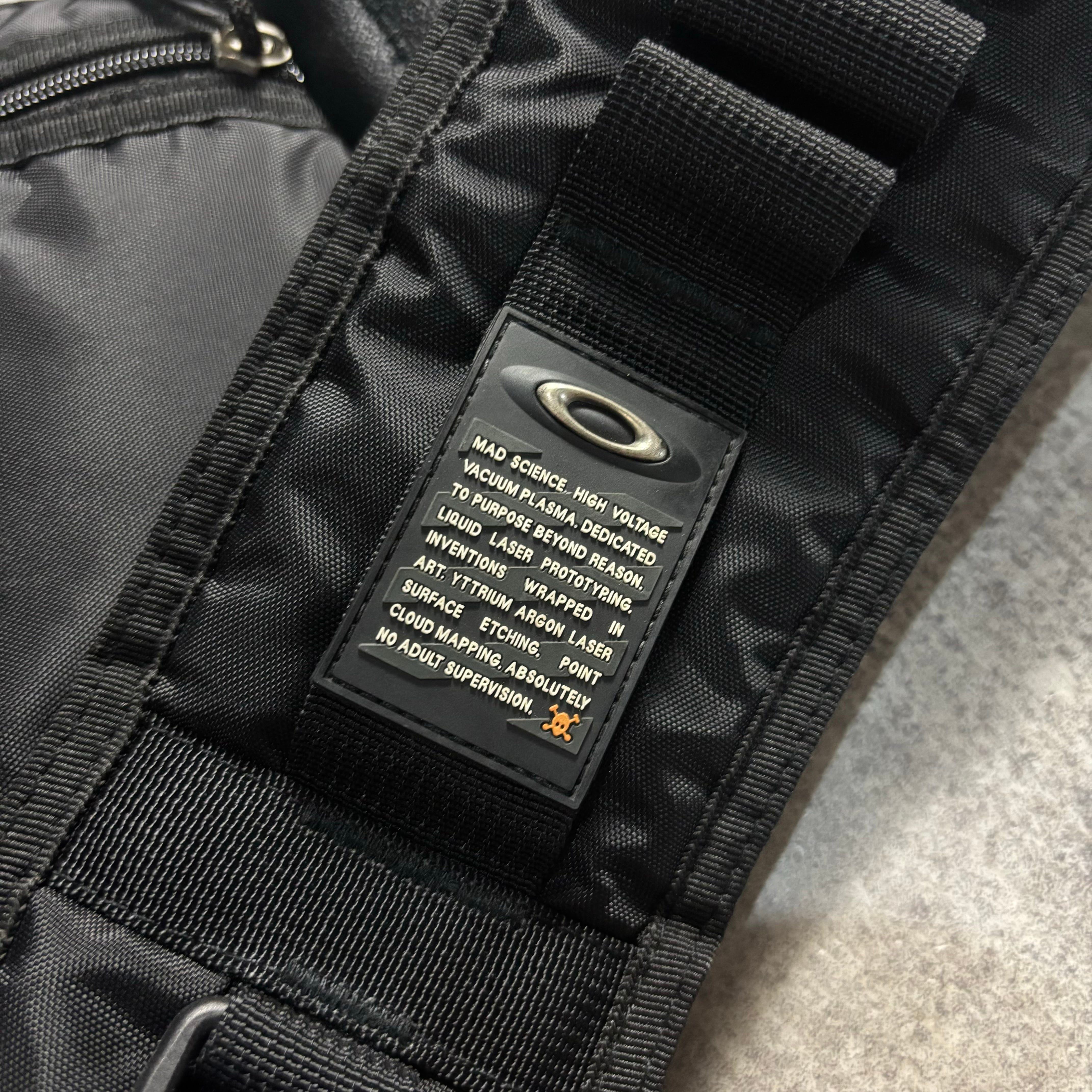 00s OAKLEY オークリー Y2K ワンショルダーバッグ スリング 正規品 | LOST