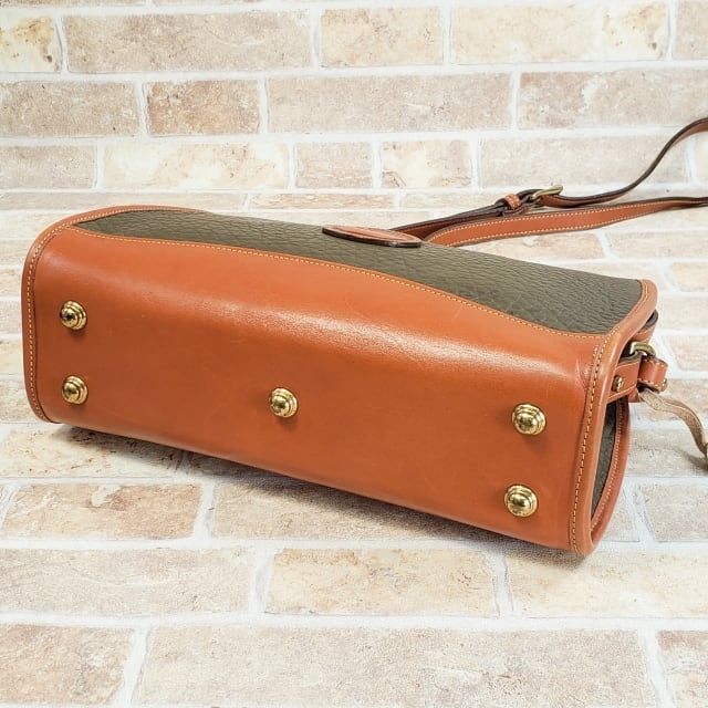 ドゥーニー&バーク ☆ USA製 シュリンクレザー ショルダーバッグ